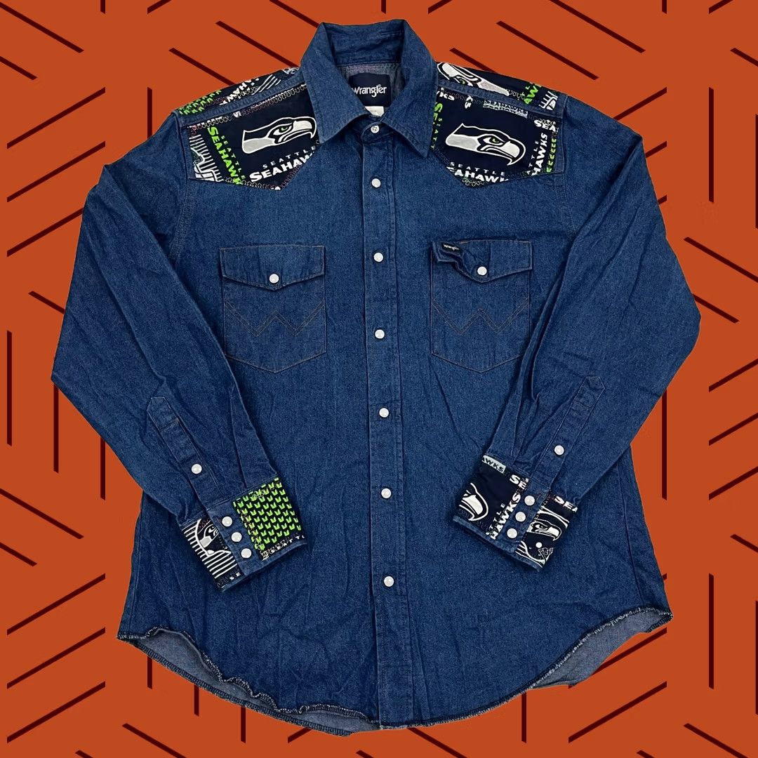Wrangler VINTAGE Seattle Seahawks Shirt Mens L Custom Pearl Snap Denim Wrangler Western Patchwork Size US L / EU 52-54 / 3 - 1 Thumbnail