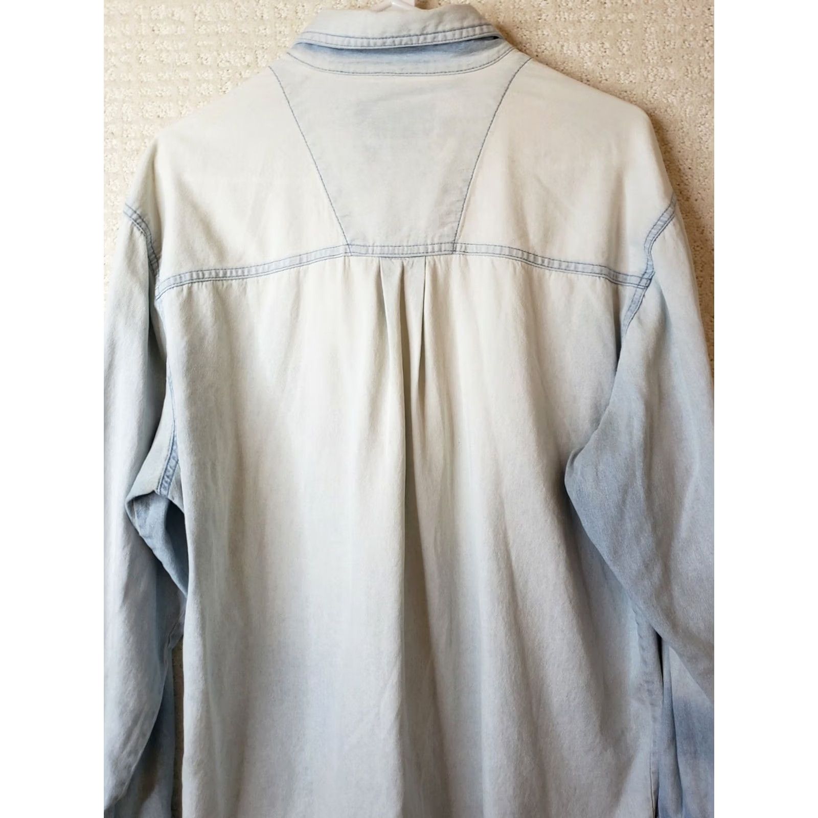 Wrangler Wrangler Rugged Wear Long Sleeve Faded Denim Shirt Button Up Men L Chest 48" Blue Cotton Jeanswear Shirt Button-Down Collared 30" Regular Slim Relaxed Size US L / EU 52-54 / 3 - 5 Thumbnail