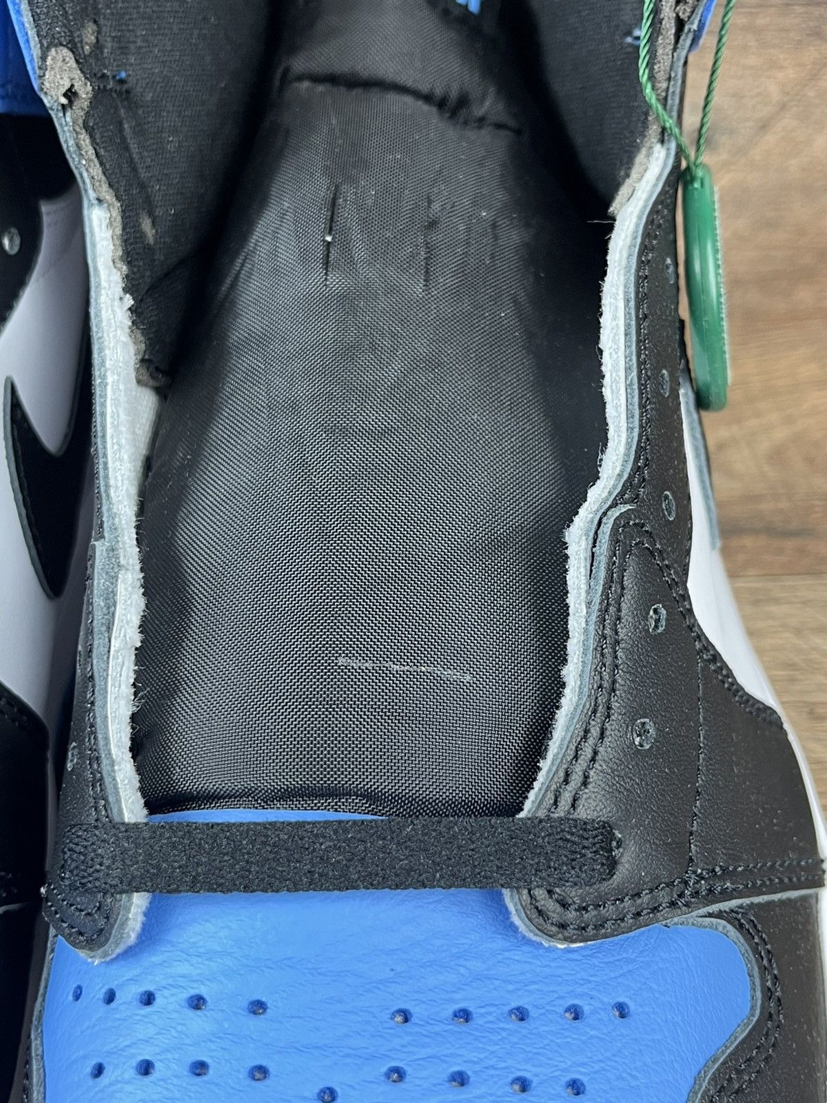 Jordan Brand Air Jordan 1 Retro High OG UNC Toe Size US 12 / EU 45 - 4 Thumbnail