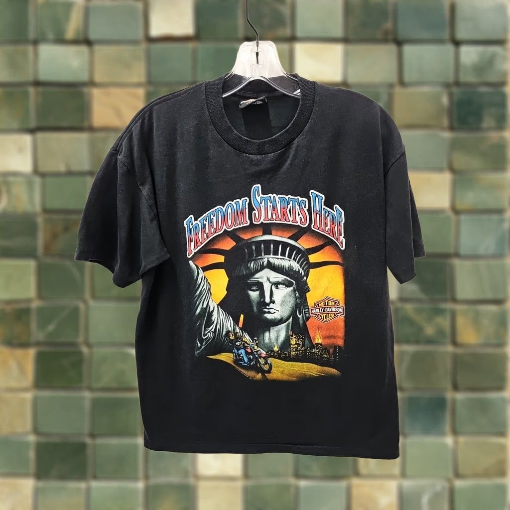 Harley Davidson VINTAGE Harley-Davidson Freedom Starts Here Statue Liberty New York City Shirt Mens L Black City 10/7 Size US L / EU 52-54 / 3 - 1 Thumbnail