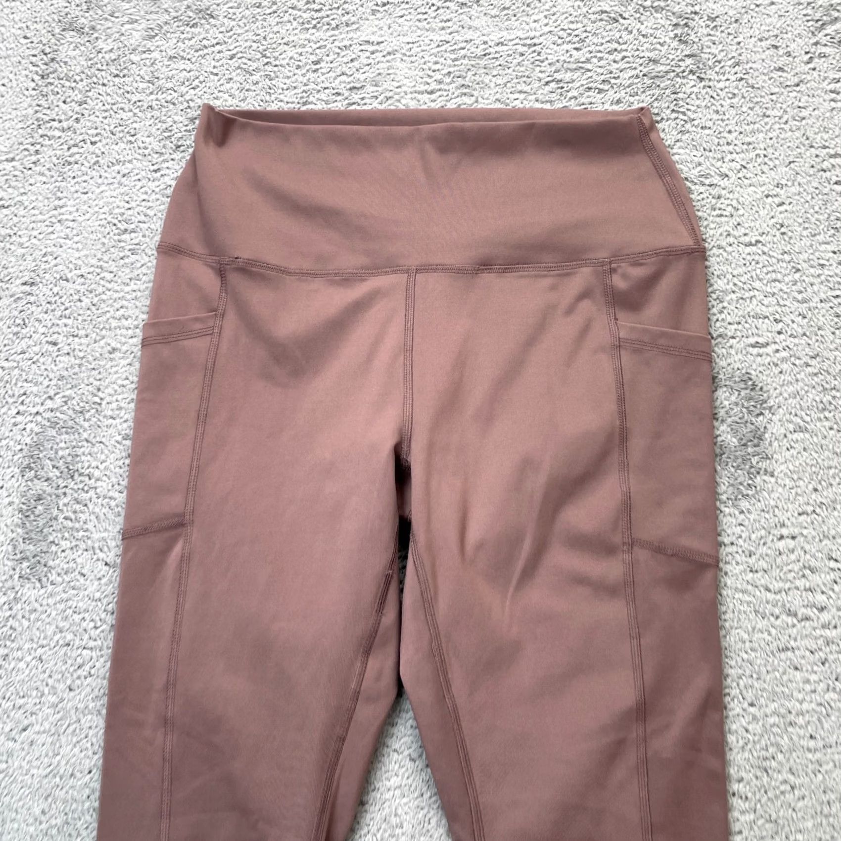 Vintage Yogalicious Leggings Womens XL Purple High Rise Cropped Tapered Leg Breathable Easy Care Pockets activewear Gym & Training Yoga Size 28" / US 6 / IT 42 - 4 Thumbnail