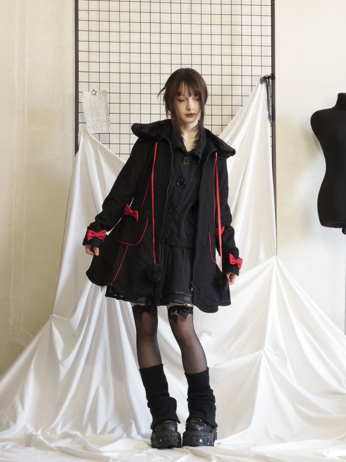 Vintage Banned retro gothic coat with bows Size S / US 4 / IT 40 - 14 Thumbnail