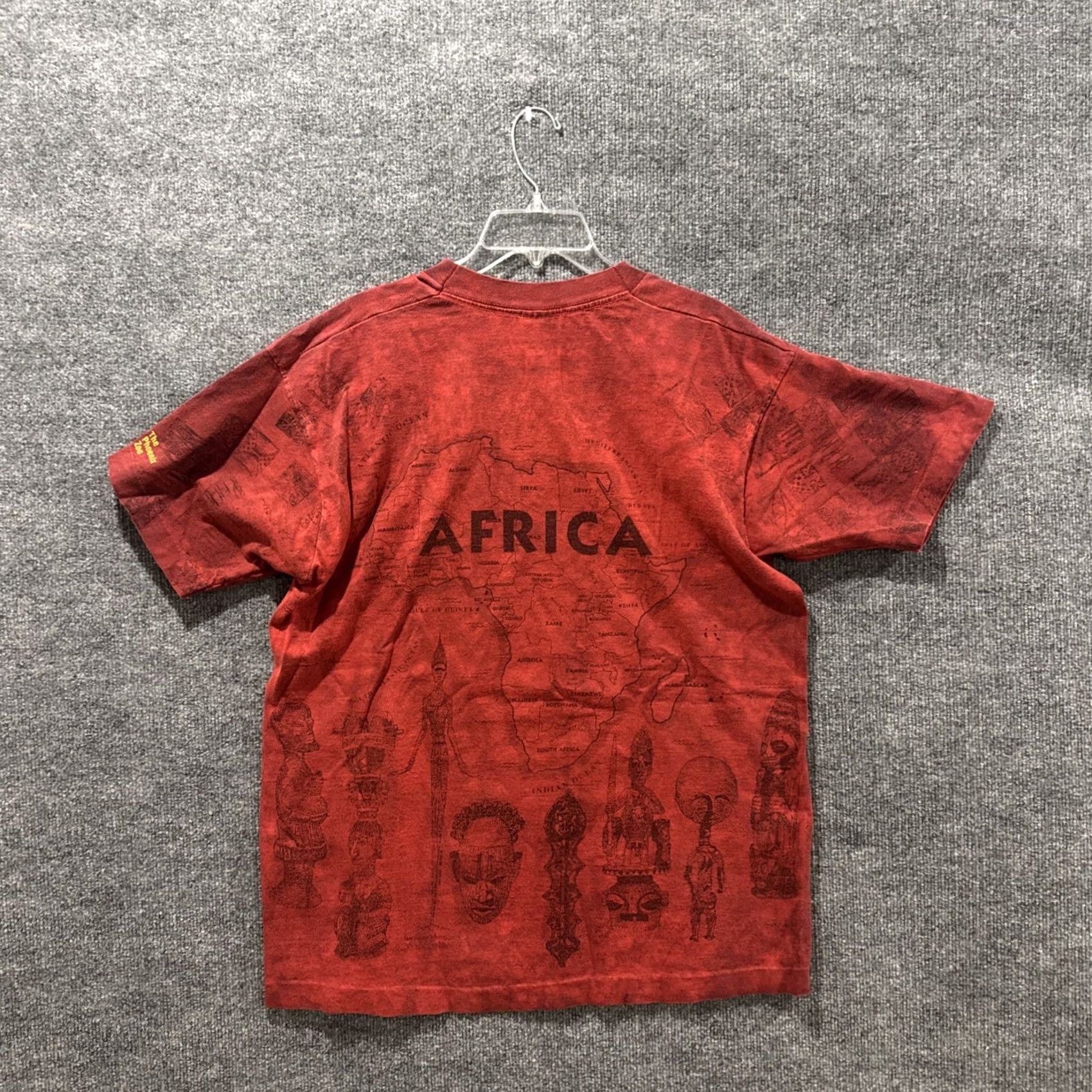 Fruit Of The Loom Vintage 80s 90s Africa Graphic Animals Nature AOP Red Mens Shirt Size XL HTF Size US XL / EU 56 / 4 - 7 Thumbnail