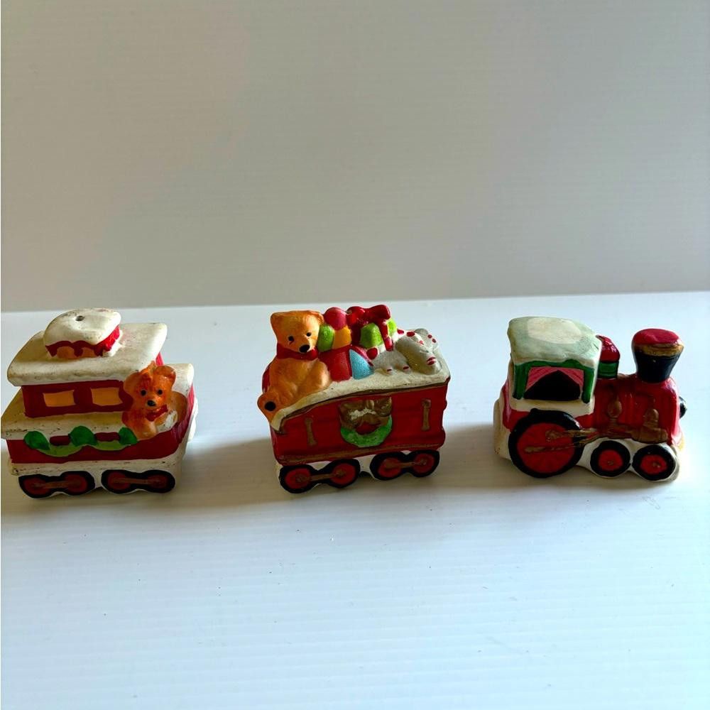 Designer 3-Piece Vintage Ceramic Christmas Train Size ONE SIZE - 1 Thumbnail