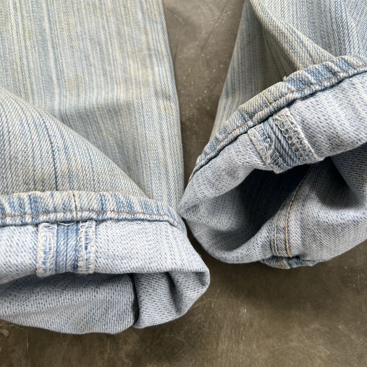 Levi's Vintage Levi’s Light Wash Fade Straight Fit Jeans Size US 27 - 7 Thumbnail
