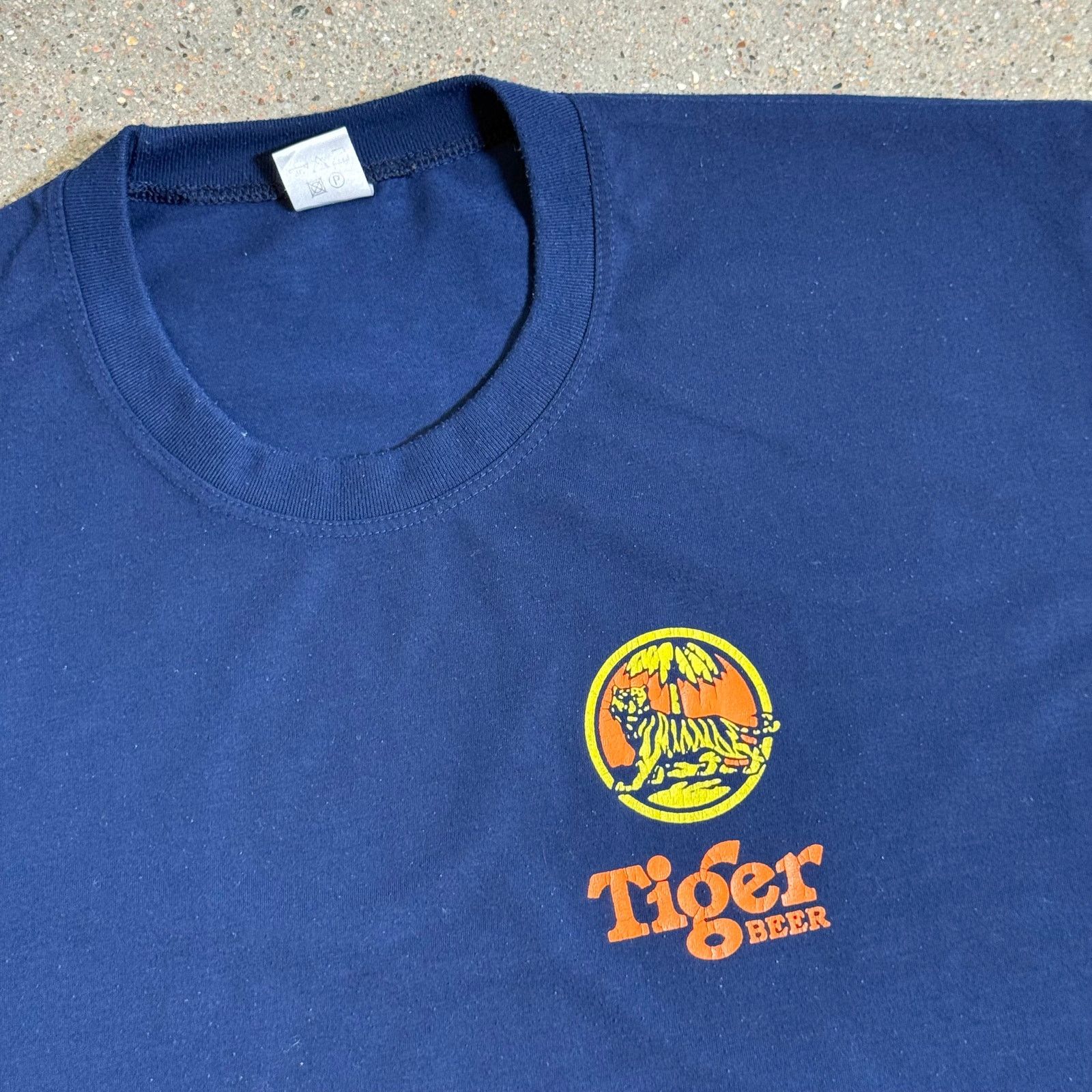Le TIGRE Vtg Tiger Beer Promo T-Shirt Blue 3XL 100% Cotton Logo Size US XXL / EU 58 / 5 - 2 Thumbnail