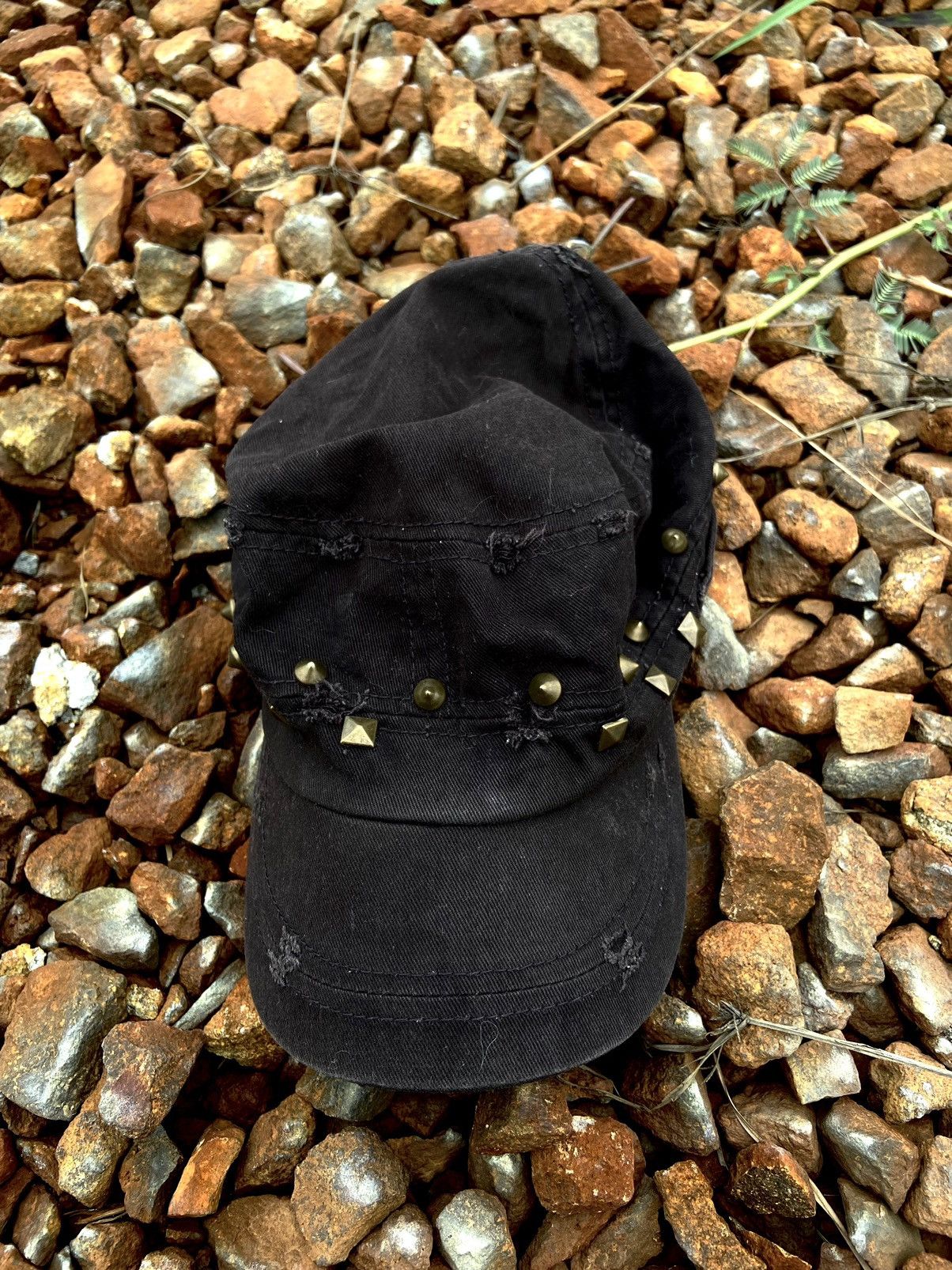 If Six Was Nine 2000s J caps & co disetressed button studded patrol hat Size ONE SIZE - 2 Thumbnail