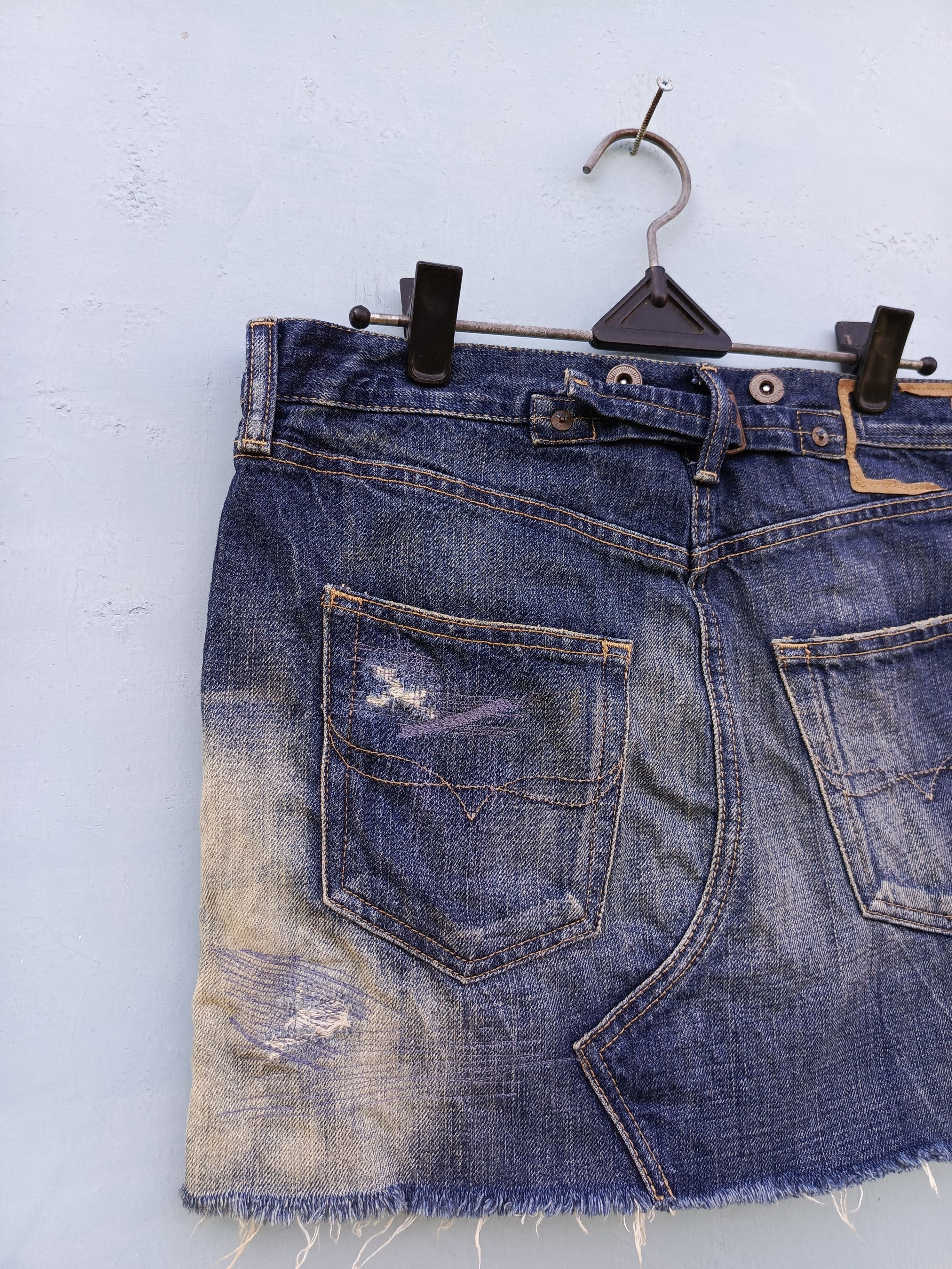 Polo Ralph Lauren Polo Ralph Lauren distressed denim mini skirts Size 26" / US 2 / IT 38 - 7 Thumbnail