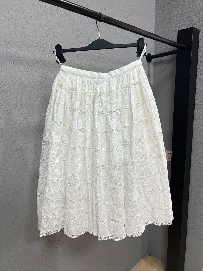Celine MiuMiu White Lace Pleated Skirt Size 41" - 2 Thumbnail