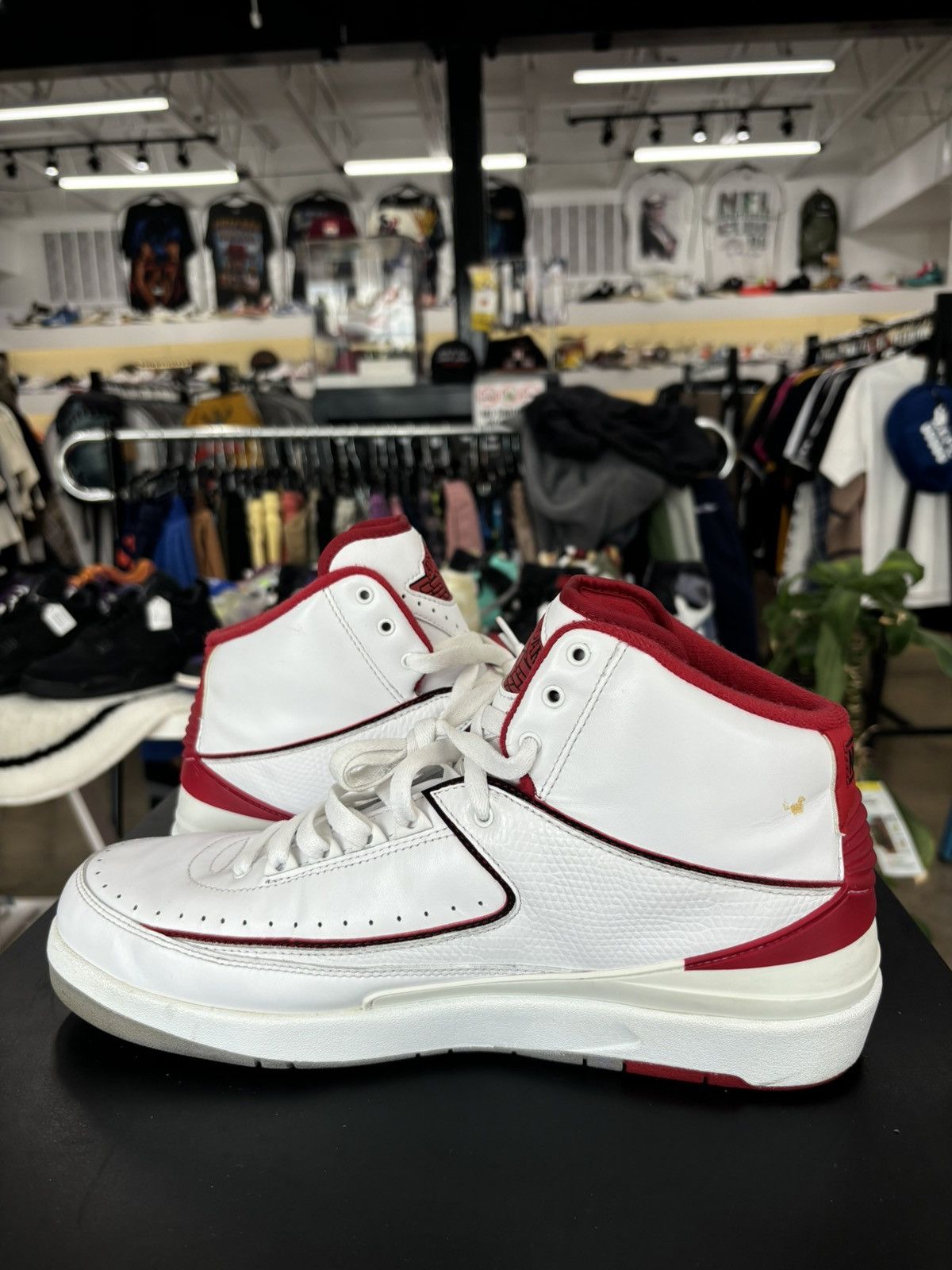 Jordan Brand Air Jordan 2 White Red Sz. 12 (2014) Size US 12 / EU 45 - 3 Thumbnail
