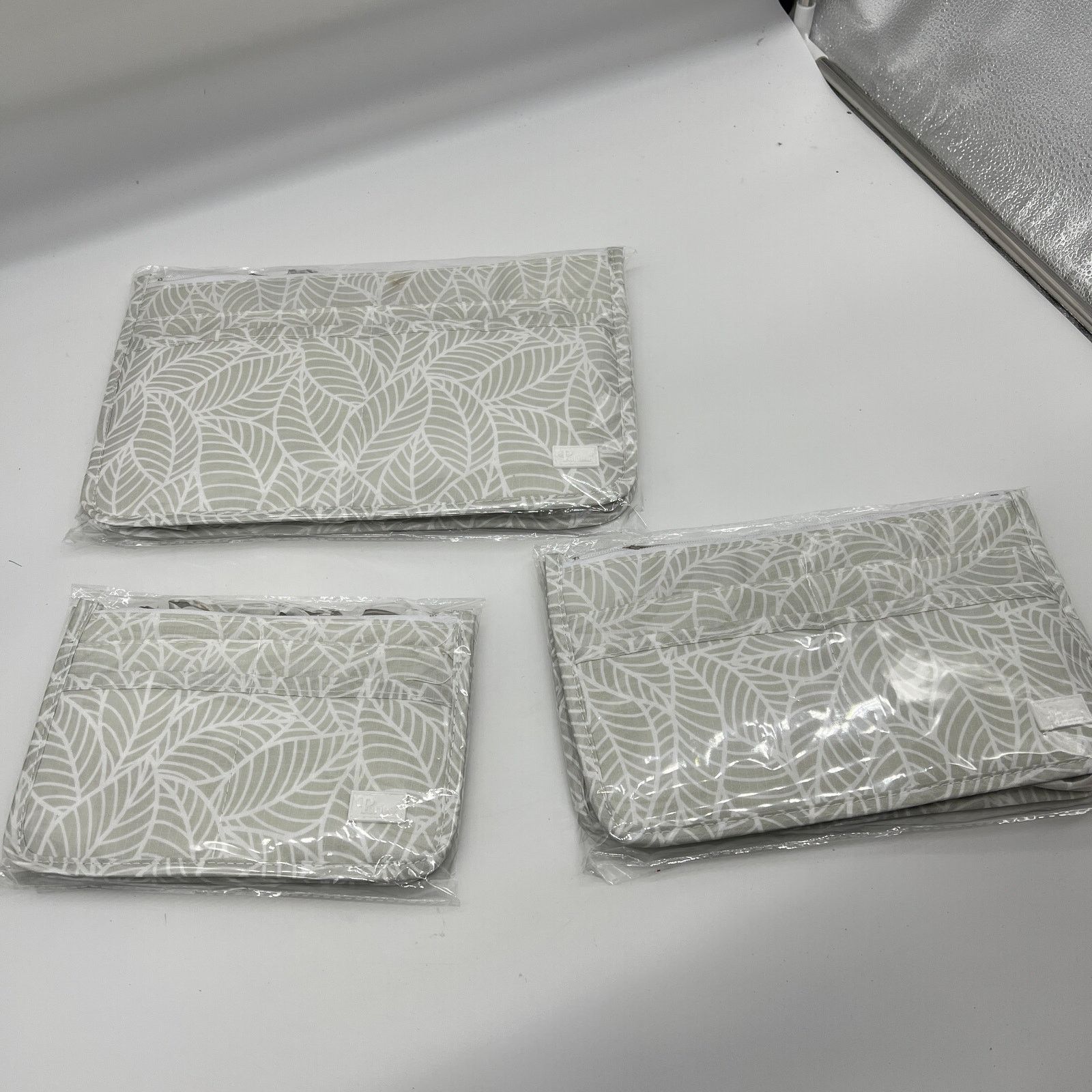 Other Periea Set of 3 Purse Organizers with Gift Bags Grey Leaves Size ONE SIZE - 4 Thumbnail