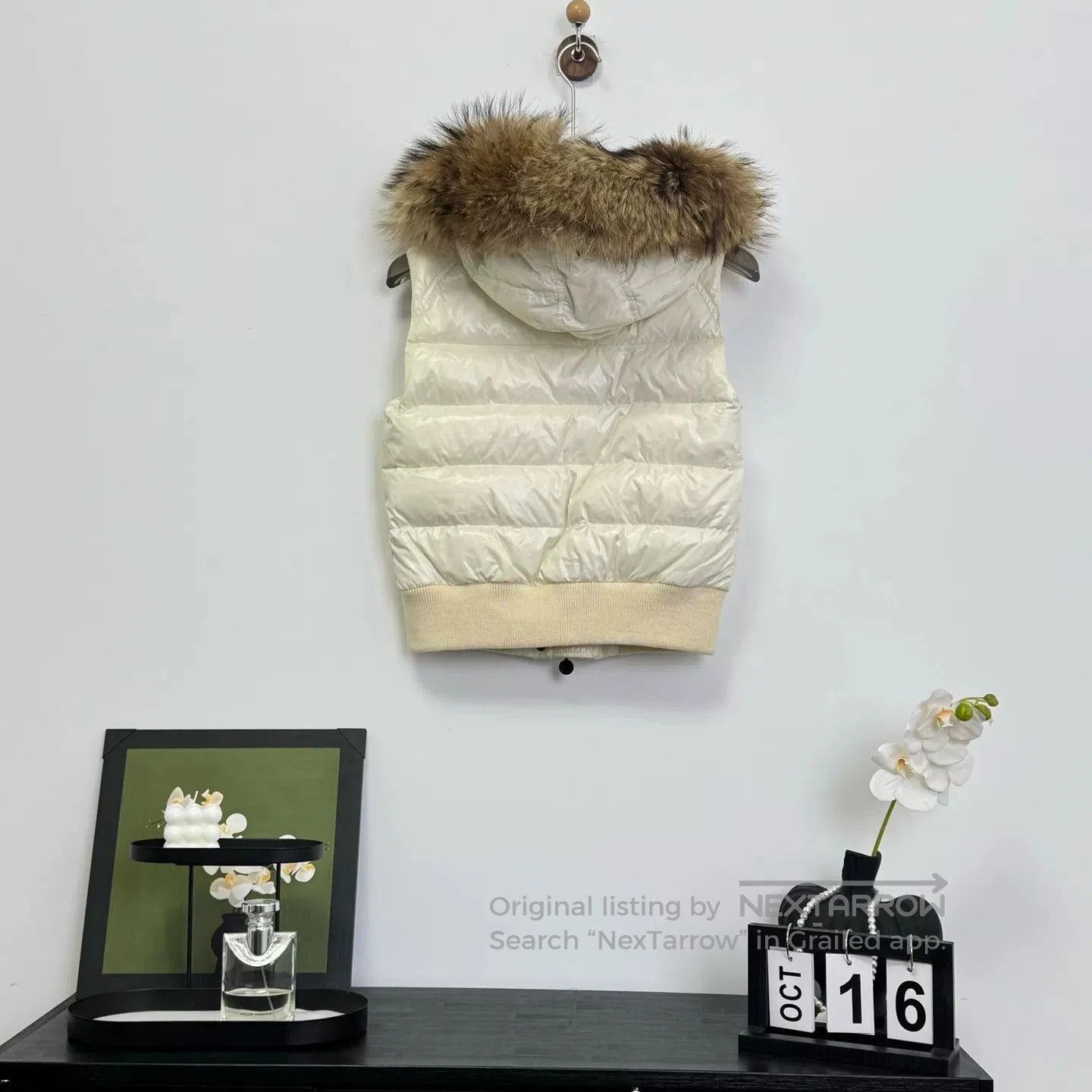 Moncler Moncler Logo Fur Collar Down Vest. Size XS / US 0-2 / IT 36-38 - 2 Thumbnail