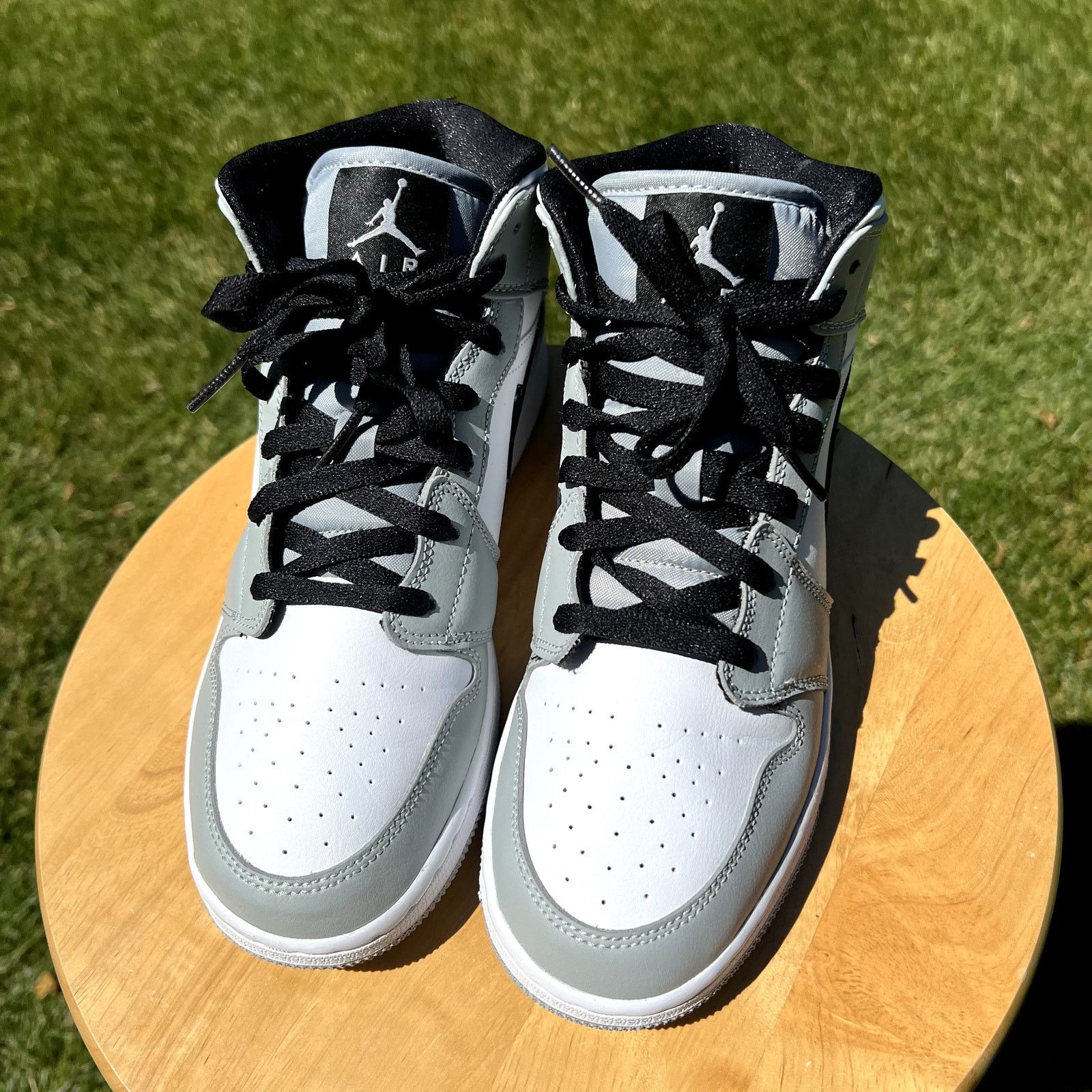 Jordan Brand × Nike Size 7 Nike Air Jordan 1 Mid GS Light Smoke Grey Men's Shoes Size US 7 / EU 40 - 4 Thumbnail