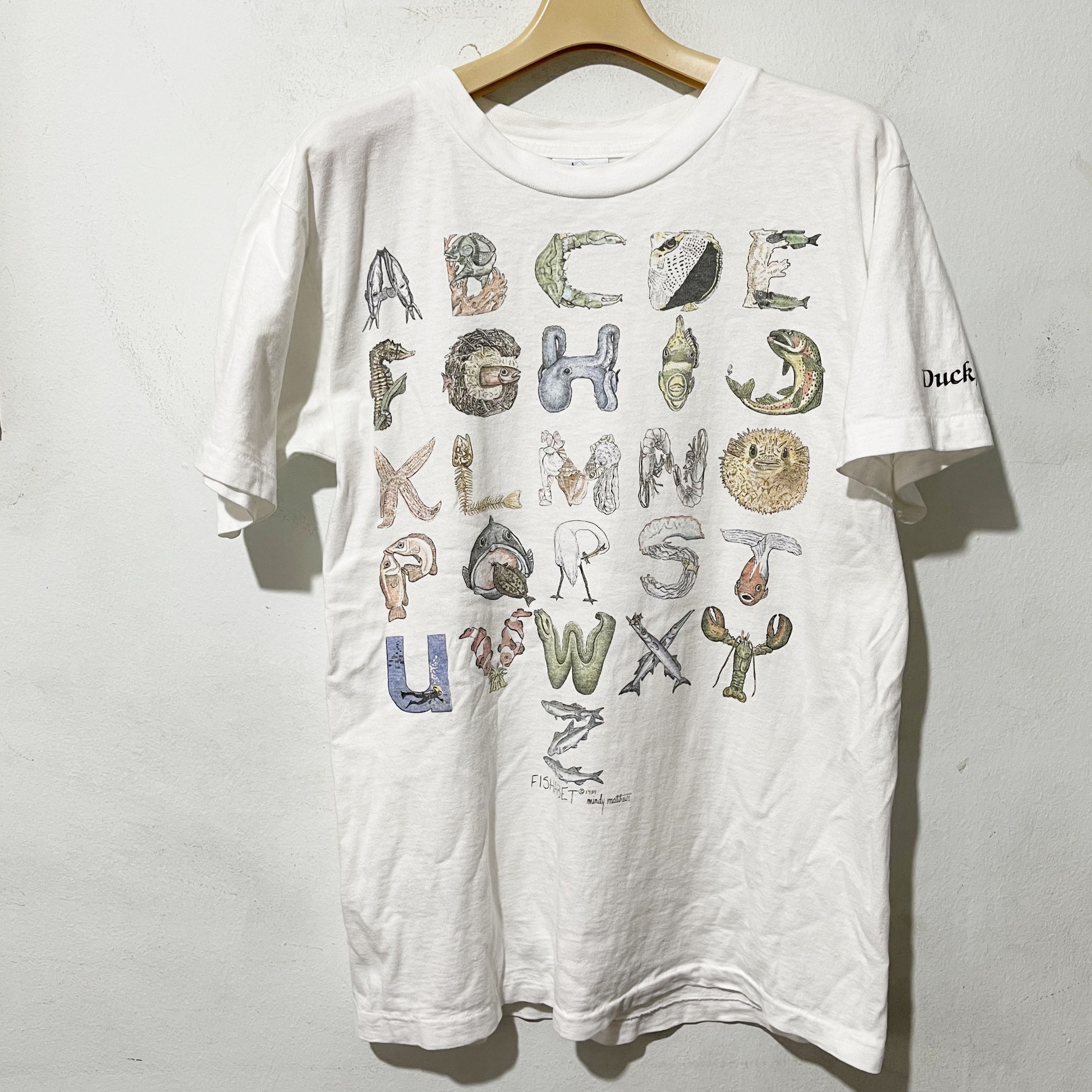 Vintage Vintage 90s Fish Alphabet Ocean Animal T-Shirt Size US M / EU 48-50 / 2 - 1 Thumbnail