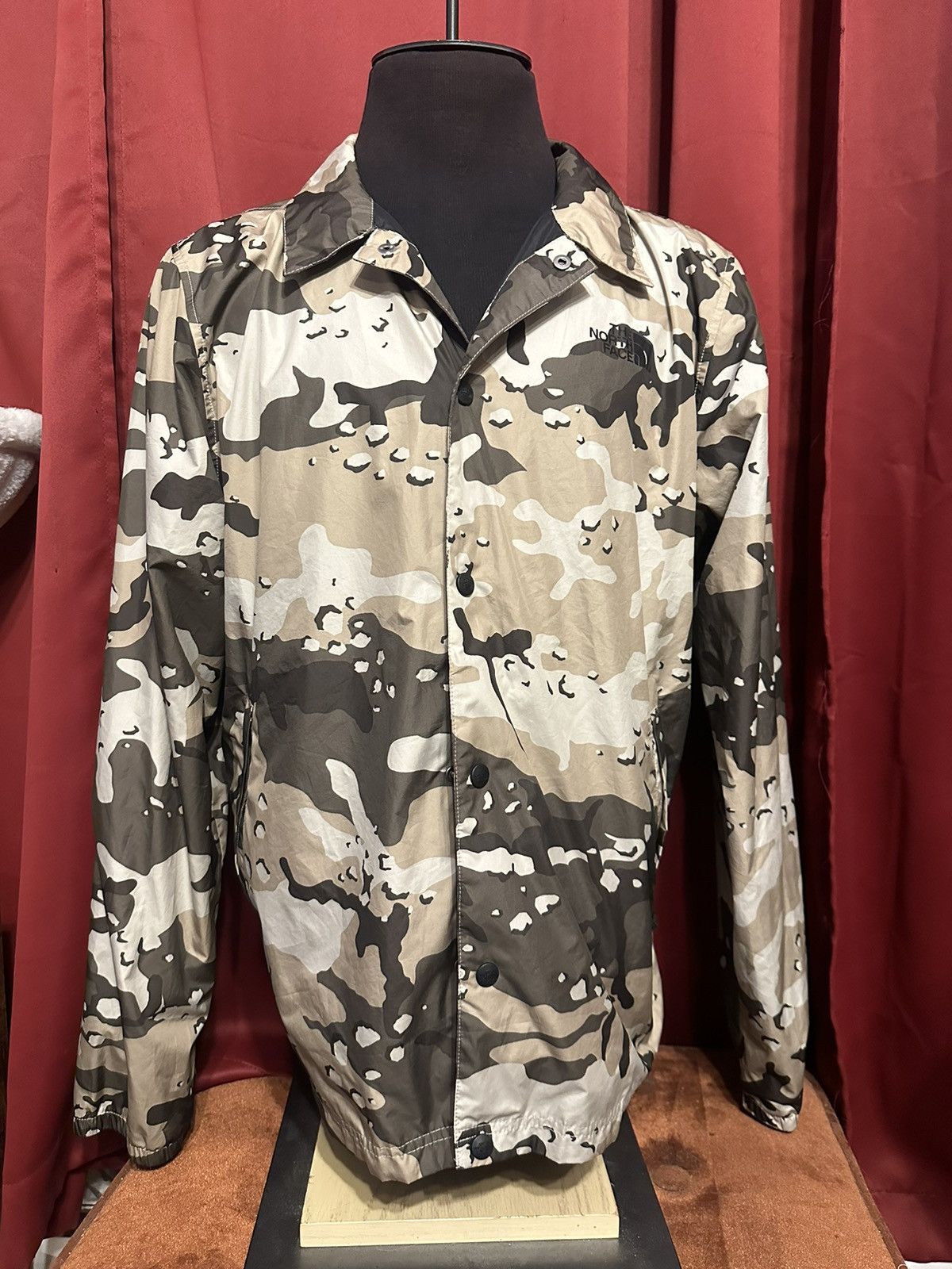 Grailed × The North Face The North Face Camo Windbreaker Jacket 2019 Season Grail Size US L / EU 52-54 / 3 - 1 Thumbnail