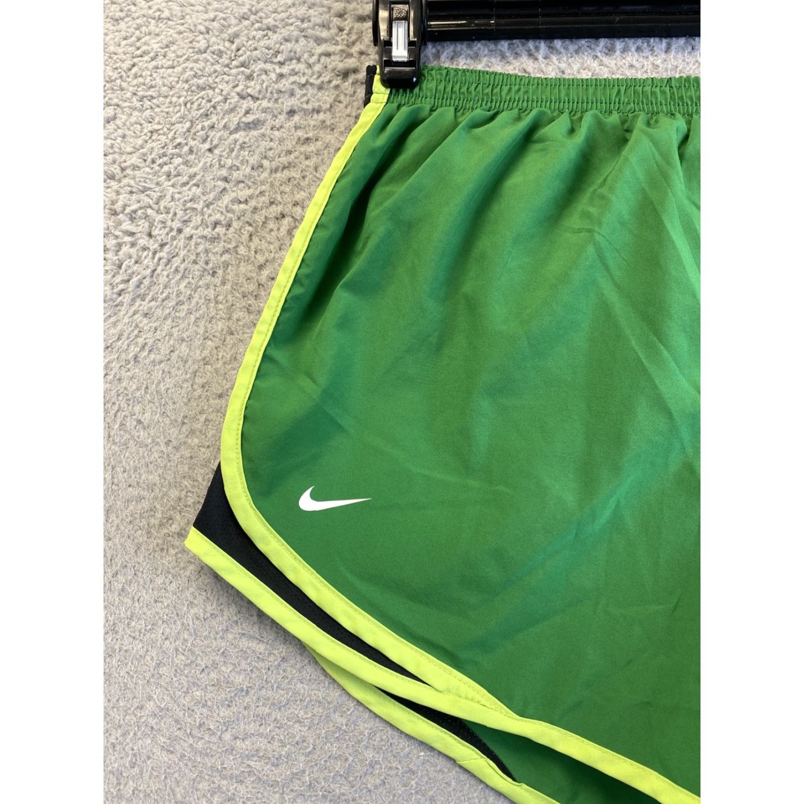 Nike Nike Shorts Womens L Green Athletic Elastic Waist 18Y Drawstring Lined /100-15 Size 36" / US 14 / IT 50 - 2 Thumbnail