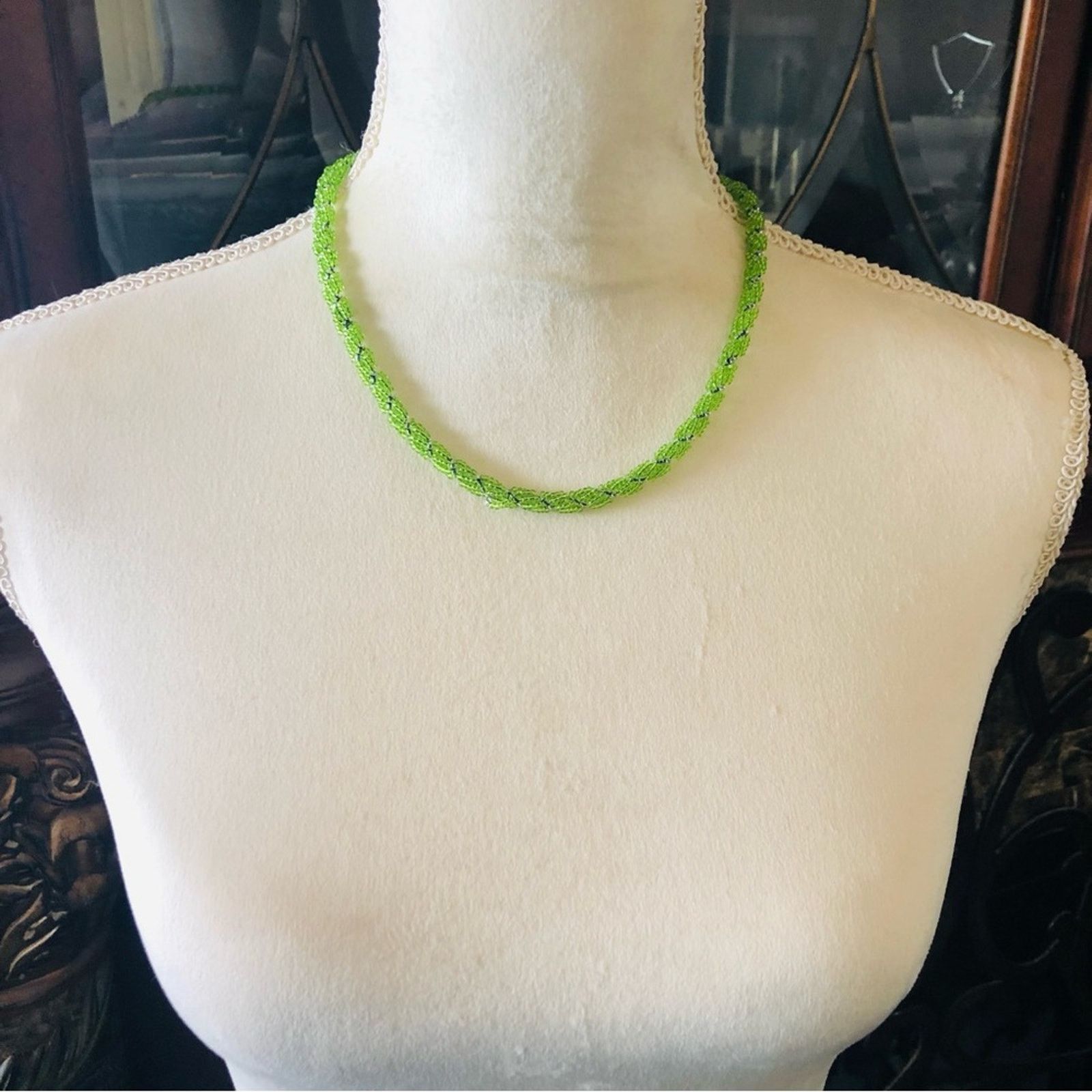 Handmade Handmade braided green seed bead necklace and bracelet set Size ONE SIZE - 8 Thumbnail
