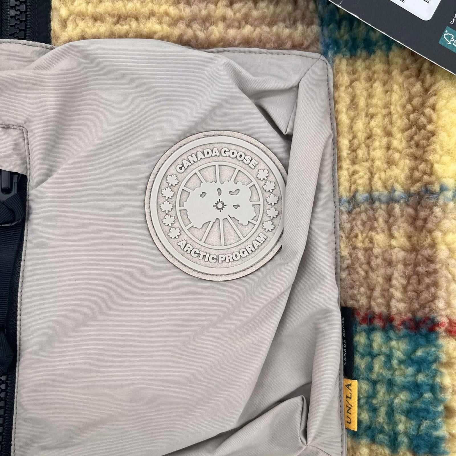Canada Goose Canada Goose X Union X NBA Legion Vest Legacy Tartan Gold M Size US M / EU 48-50 / 2 - 2 Thumbnail