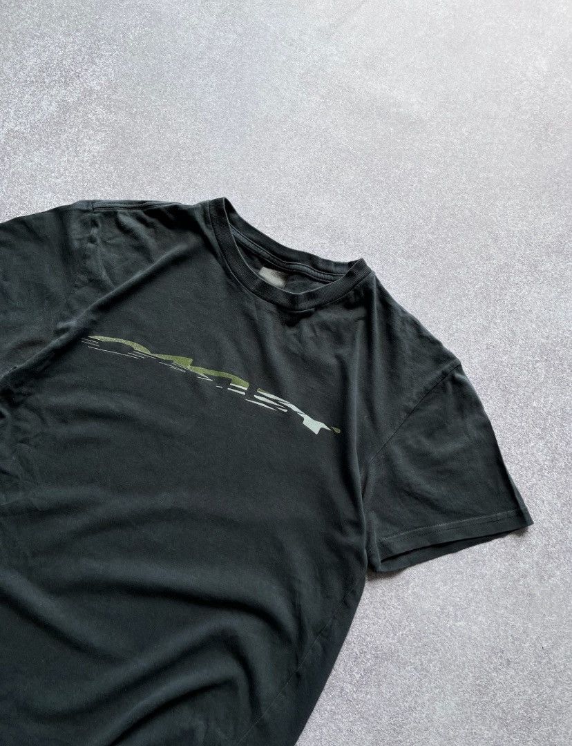 Oakley × Vintage Vintage Oakley Big Logo T-shirt Y2K L Size US M / EU 48-50 / 2 - 4 Thumbnail