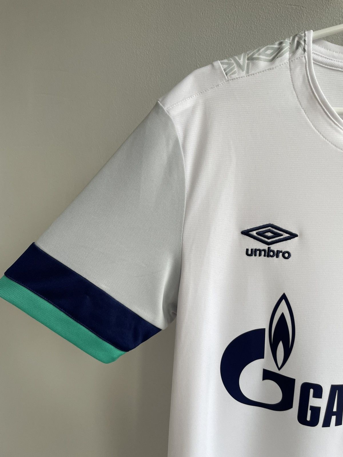 Vintage FC Shalke 04 2019 2020 Football Soccer Jersey Shirt Umbro Size US M / EU 48-50 / 2 - 3 Thumbnail