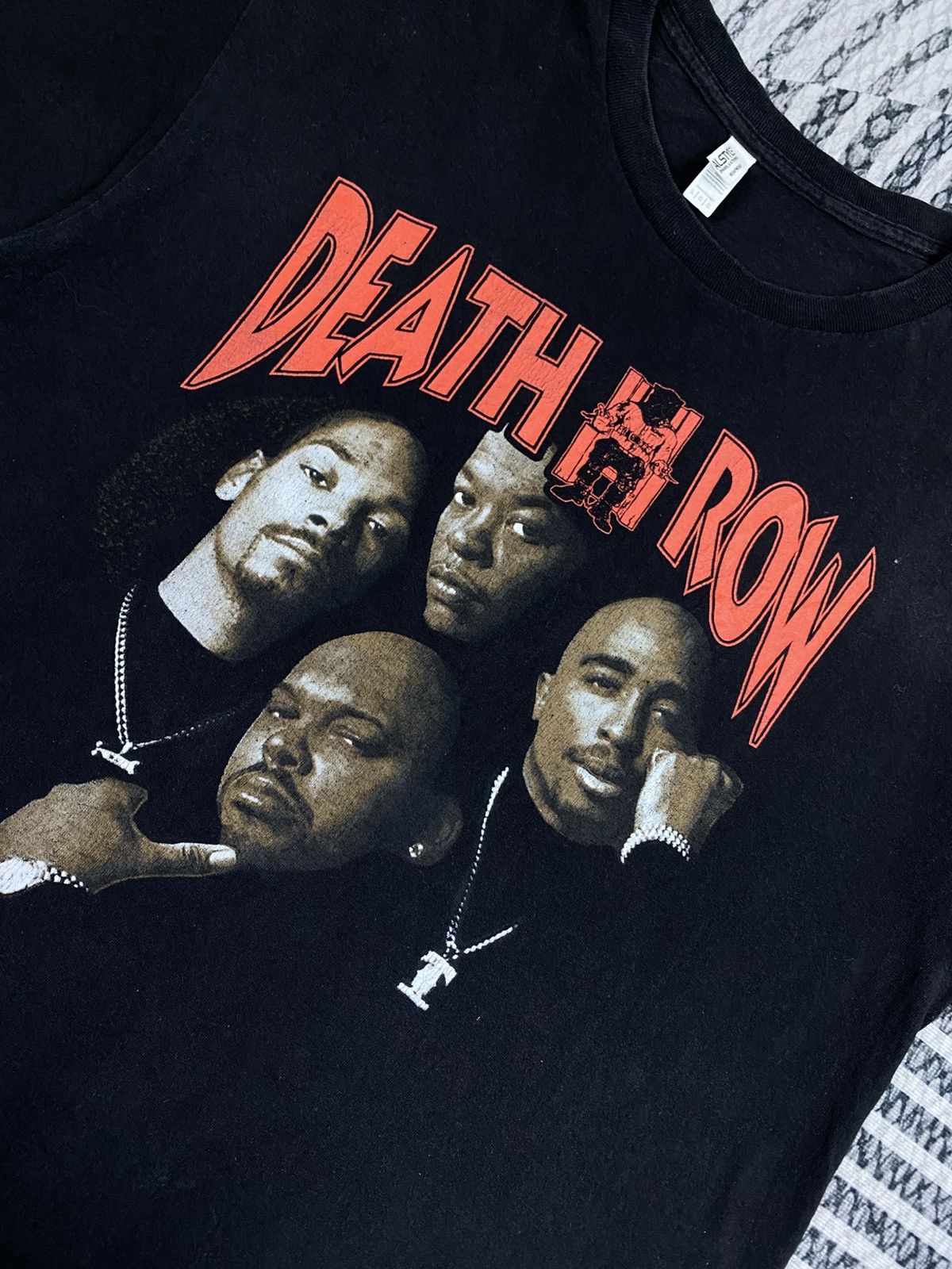 Death Row Records 🔥🔥VIBE Magazine Death Row Records Cover Tee Size US M / EU 48-50 / 2 - 5 Thumbnail
