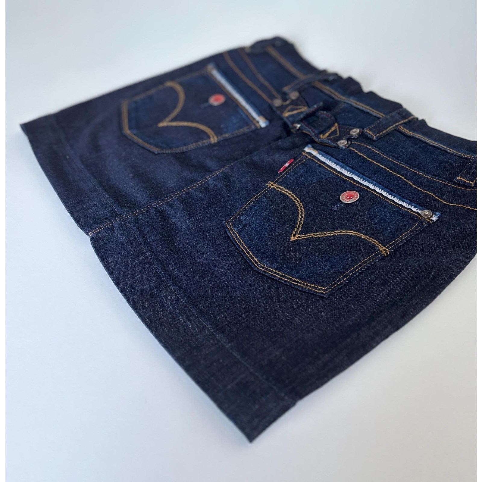 Japanese Brand × Levi's × Levi's Vintage Clothing Vintage Levi’s Cinch Back Denim Mini Skirt Red Tab Y2K Small Size 27" / US 4 / IT 40 - 3 Thumbnail
