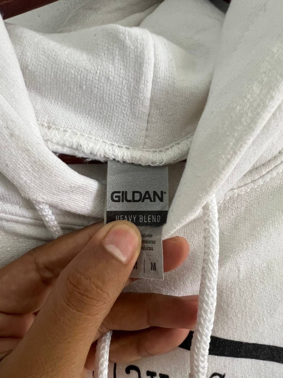 Japanese Brand Gildan White Graphic Hoodie Size US M / EU 48-50 / 2 - 16 Thumbnail
