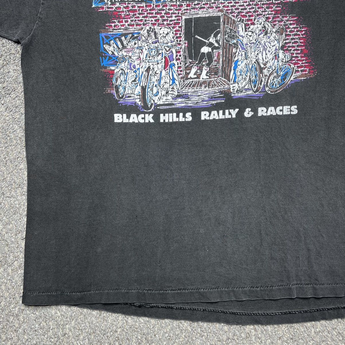 Other 1995 Sturgis Black Hills Rally South Dakota Biker Bar TShirt Size US L / EU 52-54 / 3 - 7 Thumbnail