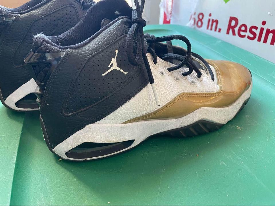 Designer 5.5Y Air Jordans B’ Loyal Size US 5.5 / EU 38 - 7 Thumbnail