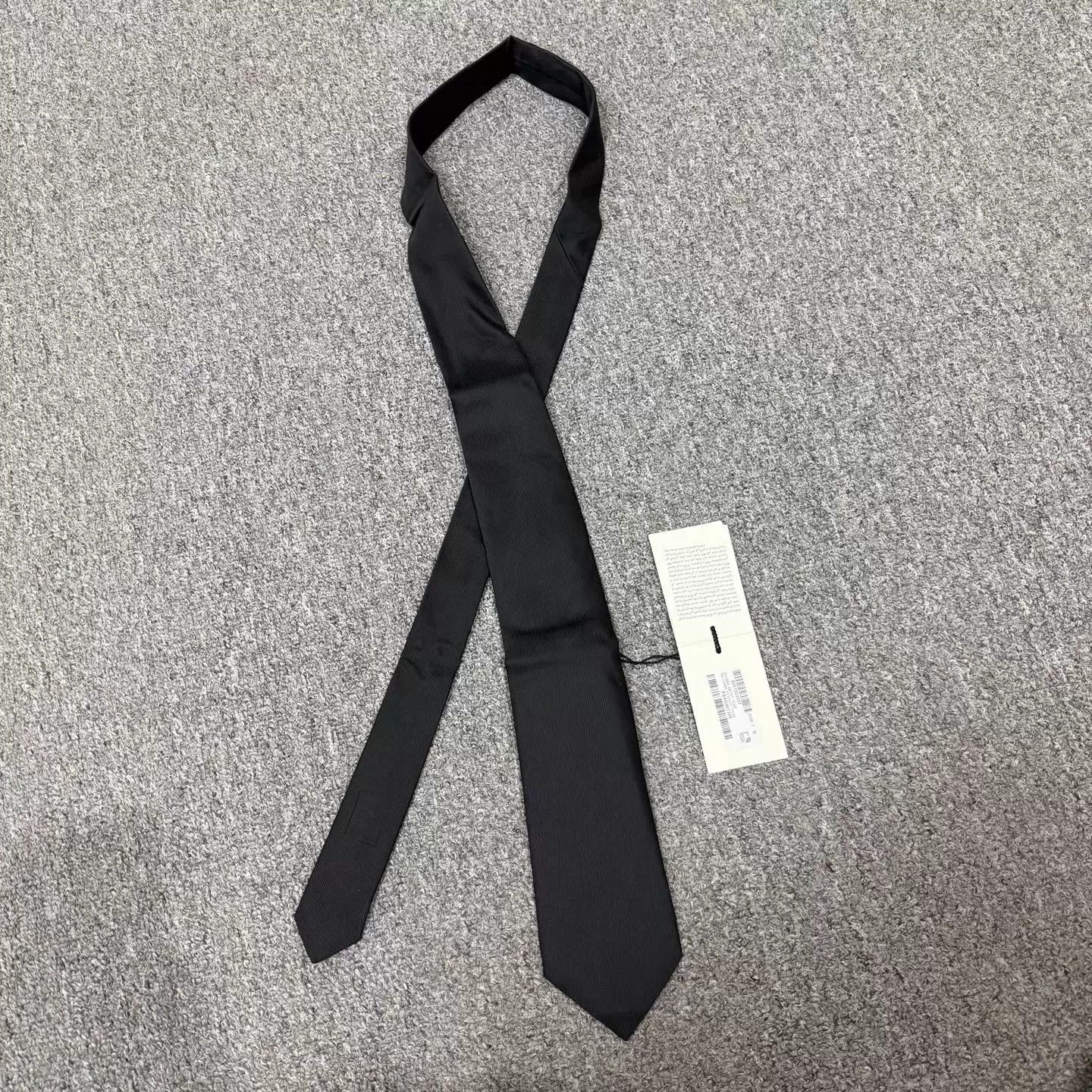 Gucci Gucci Black Bee Embroidered Tie Unused with Tags Size ONE SIZE - 1 Thumbnail