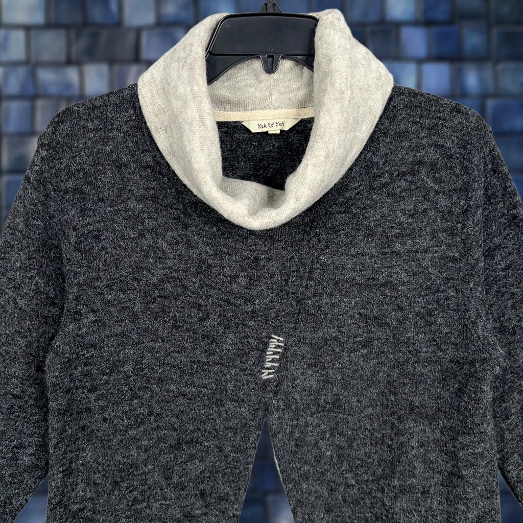 Yeti Yak & Yeti Sweater Womens Medium Gray Cowl Neck Front Slit Minimal Eclectic Pullover Knit Bohemian 70% Acrylic 30% Polyester Casual Womens Size M / US 6-8 / IT 42-44 - 1 Thumbnail