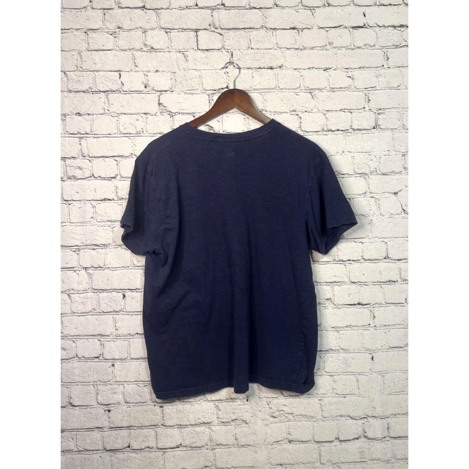 Beverly Hills Polo Club Beverly Hills Polo Club Navy Blue V-Neck T-Shirt M Men Regular Cotton Chest Logo Navy Blue 90s? Size US M / EU 48-50 / 2 - 4 Thumbnail