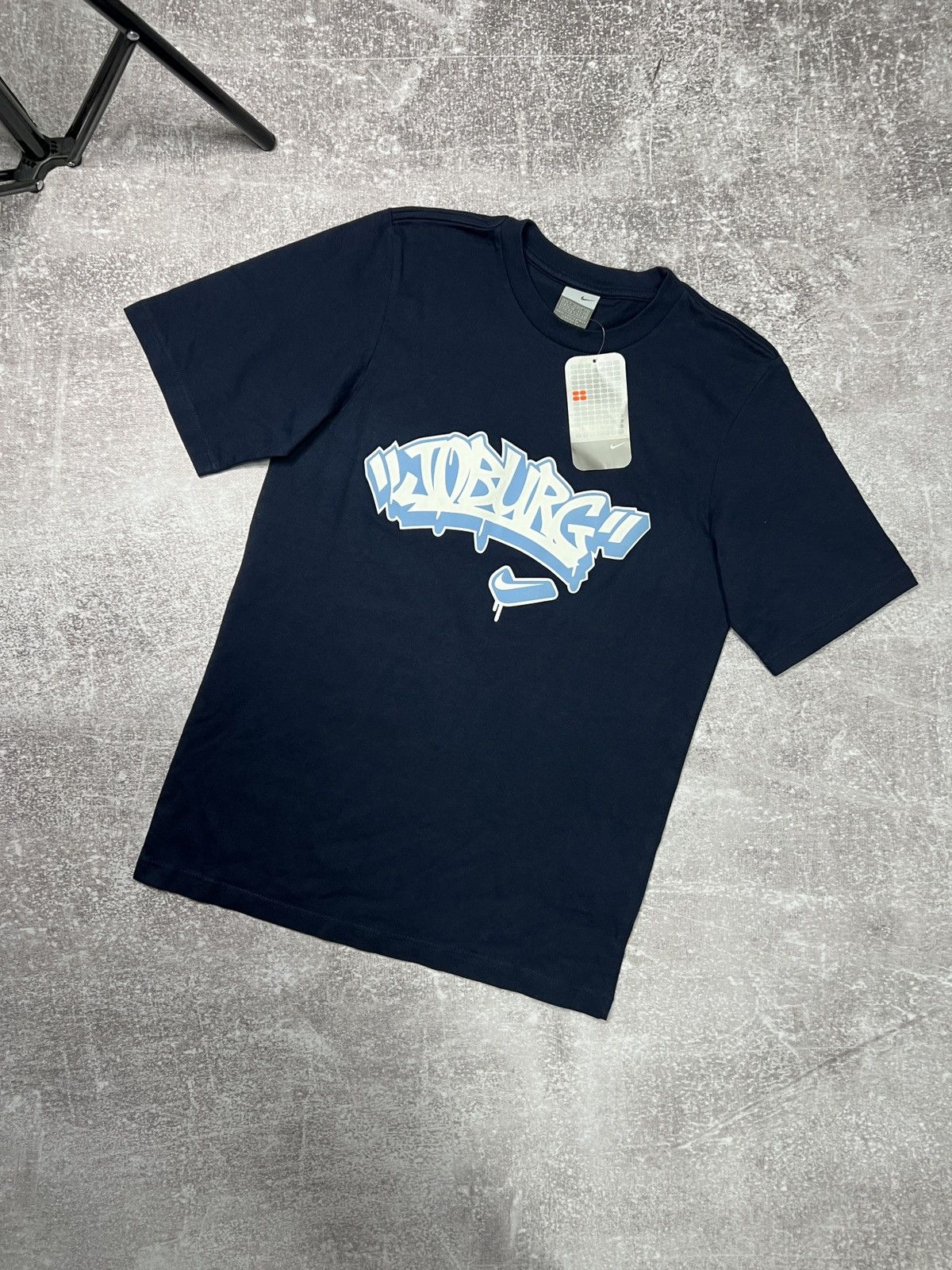 Nike Nike Vintage T Shirt 90s Big Logo Y2k Size US S / EU 44-46 / 1 - 1 Thumbnail