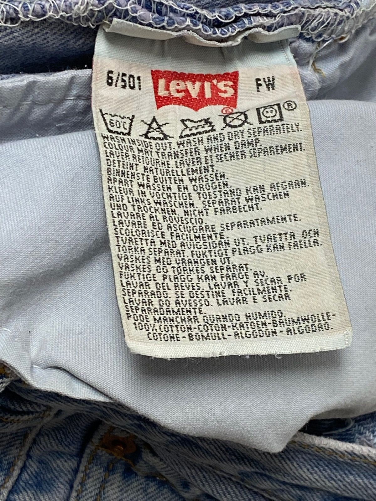 Levi's Vintage Clothing 90s Vintage LEVI'S Light Blue Denim Distressed Shorts Size US 31 - 6 Thumbnail