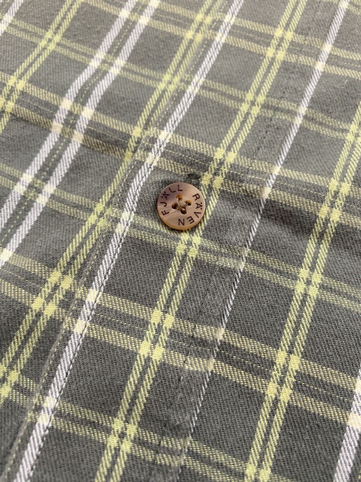 Fjallraven × Vintage Fjallraven Short Sleeve Button Up Faded T-shirt Check Tee Size US L / EU 52-54 / 3 - 8 Thumbnail