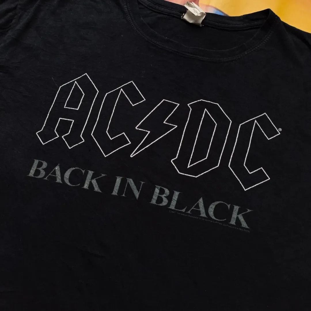 Gildan ©2017 ACDC MEN IN BLACK ALBUM TEE Size US XL / EU 56 / 4 - 5 Thumbnail