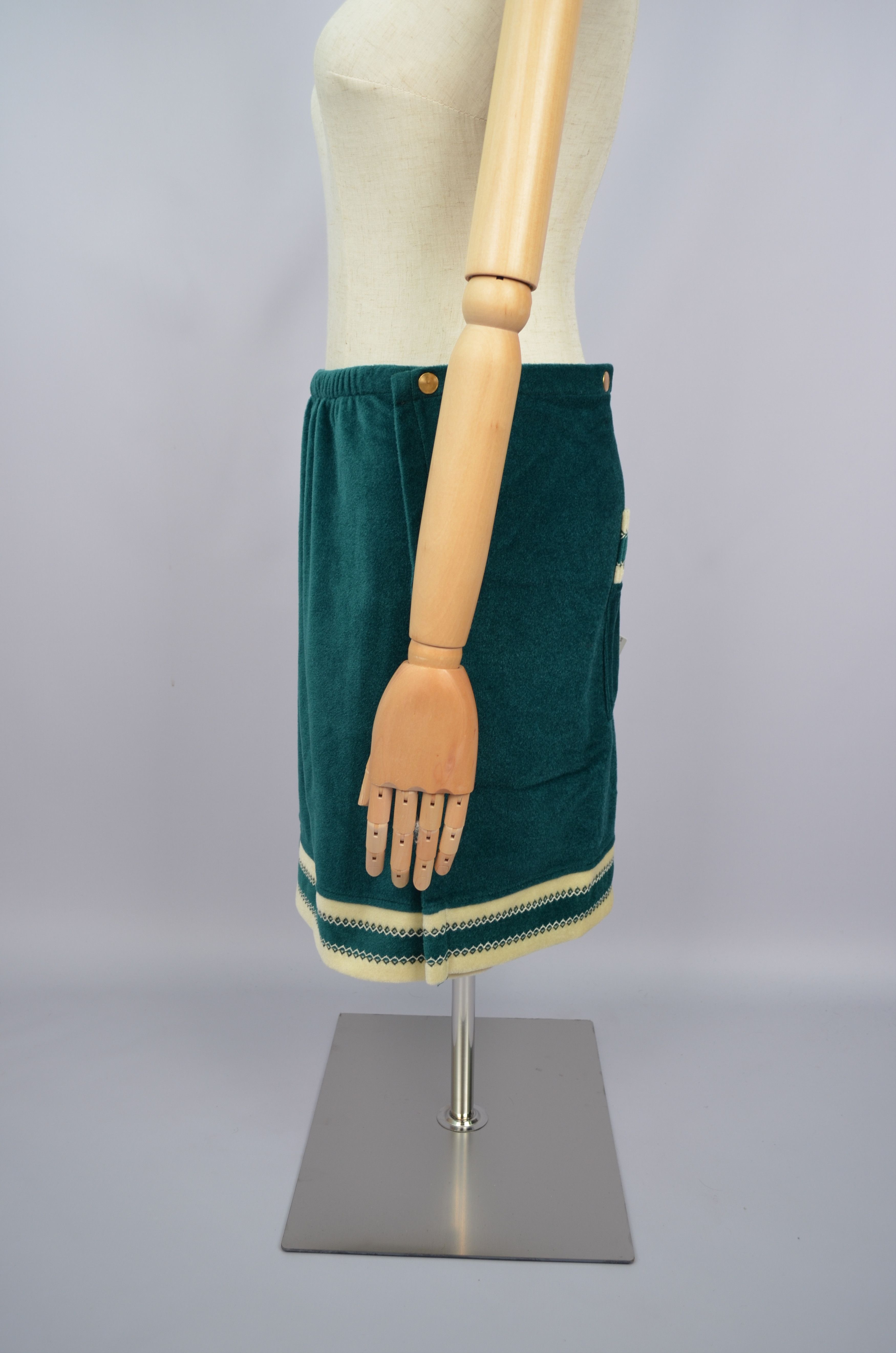 Christian Dior Monsieur × Designer × Dior Christian Dior Robe De Chambre Logo Velvet Wrap Skirt OS Size 28" / US 6 / IT 42 - 9 Thumbnail