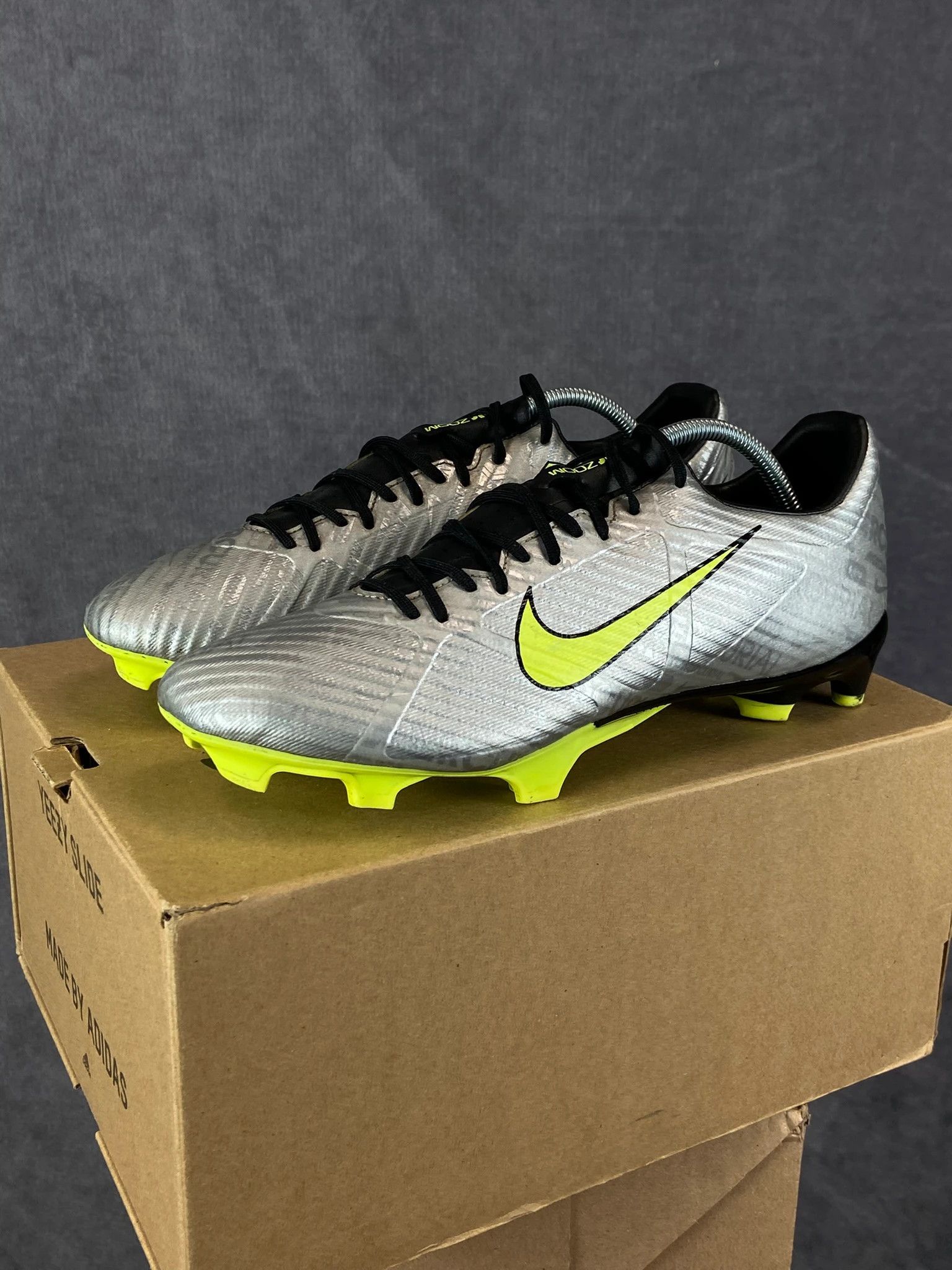 Nike Nike Football Boots Grey Size EU 42.5 Size US 9.5 / EU 42-43 - 1 Thumbnail