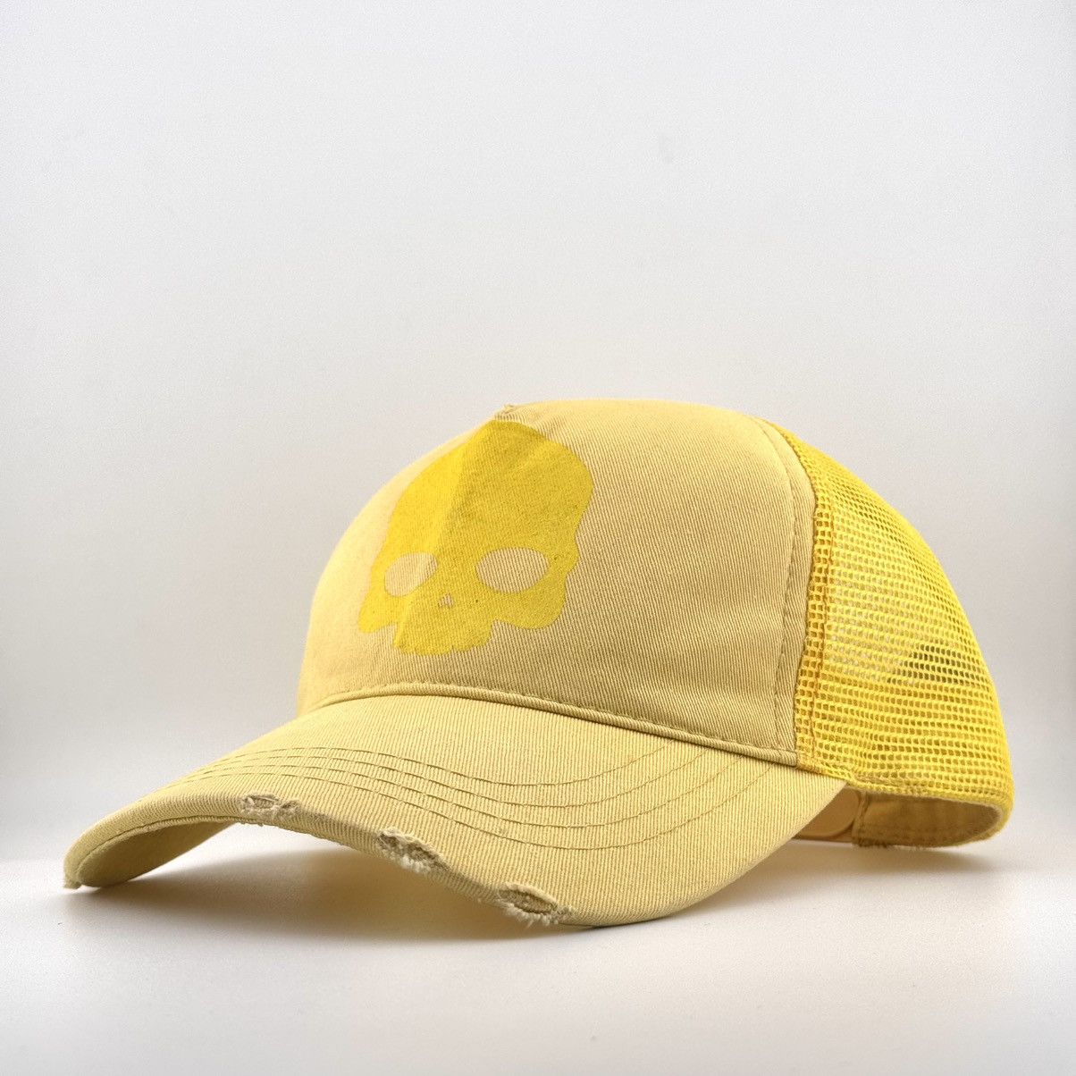 HYDROGEN Hydrogen Skull H2S Trucker Cap Distressed Trasherd Hat Y2K Size ONE SIZE - 2 Thumbnail