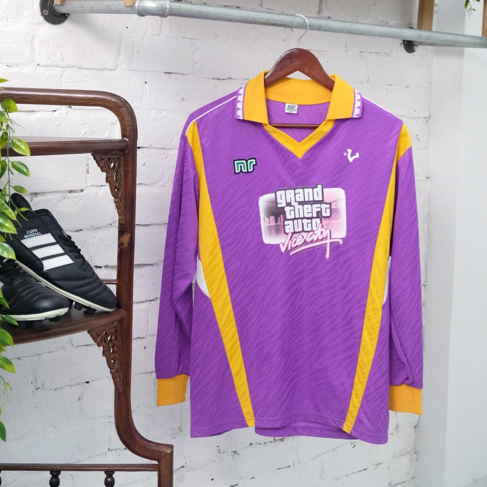 Other 1990s VICE Footbal Store Grand Theft Auto Football Shirt (L) Size US M / EU 48-50 / 2 - 2 Thumbnail