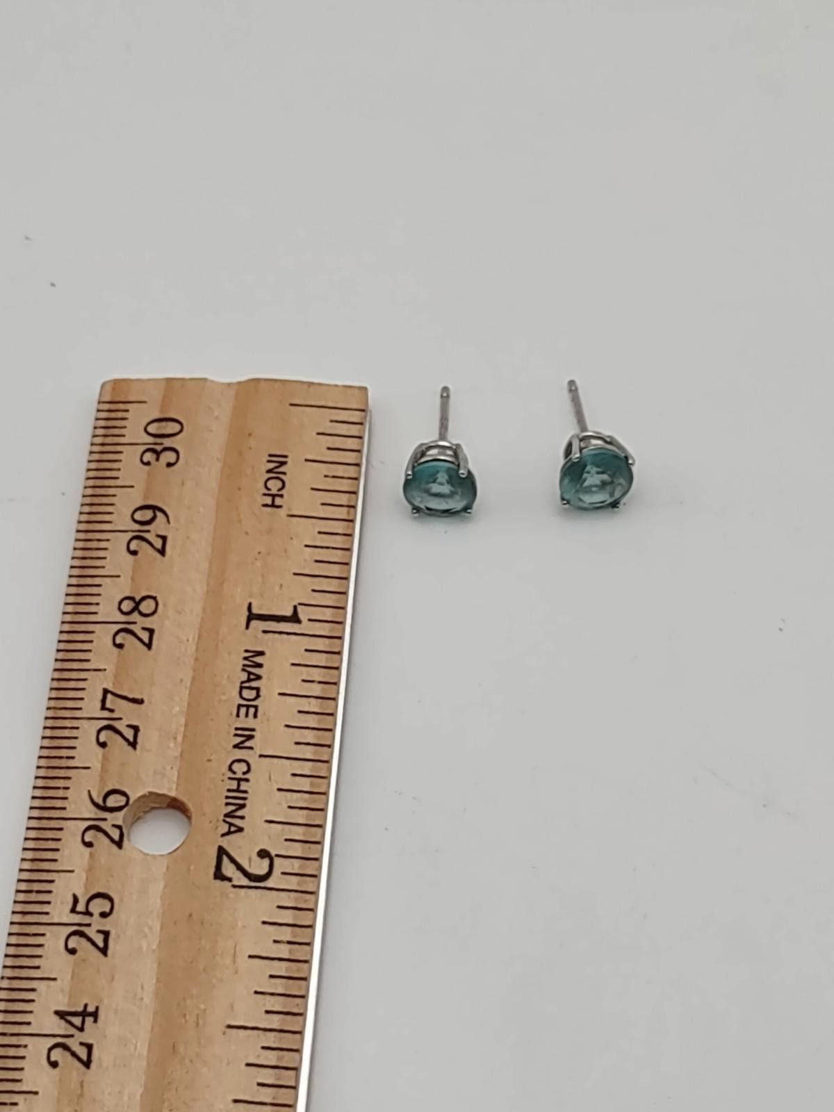 The Unbranded Brand 925 Sterling Silver Sky Blue Topaz Solitaire Stud Earrings Size ONE SIZE - 4 Thumbnail
