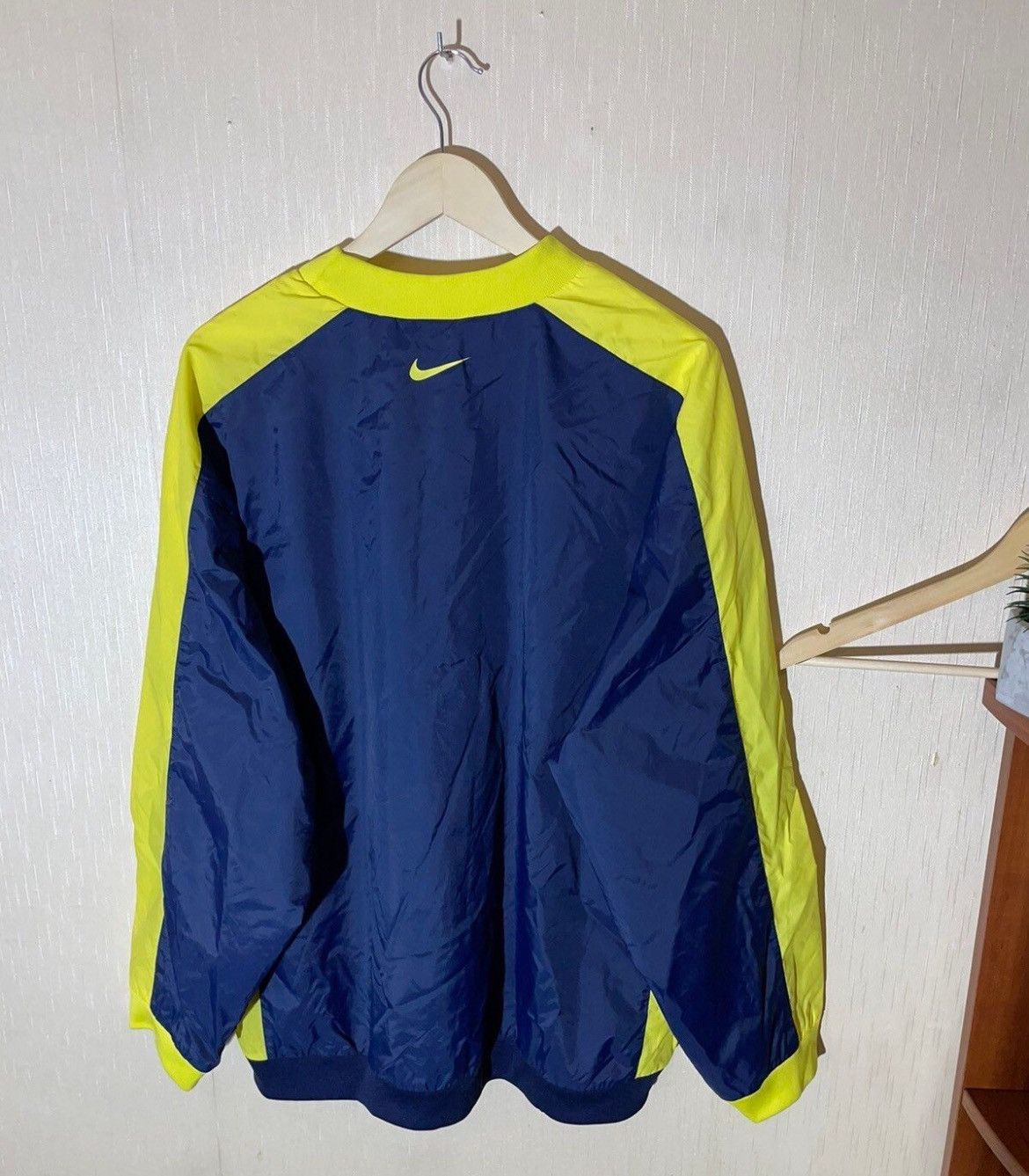 Nike × Vintage Nike nylone vintage streetwear sweatshirt Size US L / EU 52-54 / 3 - 9 Thumbnail