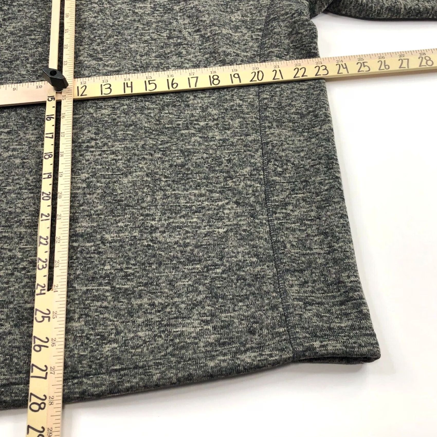 Eddie Bauer Eddie Bauer Sweater V-Neck Pullover 1/4 Zip Fleece MINT Large Gray Mens Regular Knit Style/Seasonal Classic Modern Casual Workwear Size US L / EU 52-54 / 3 - 5 Thumbnail
