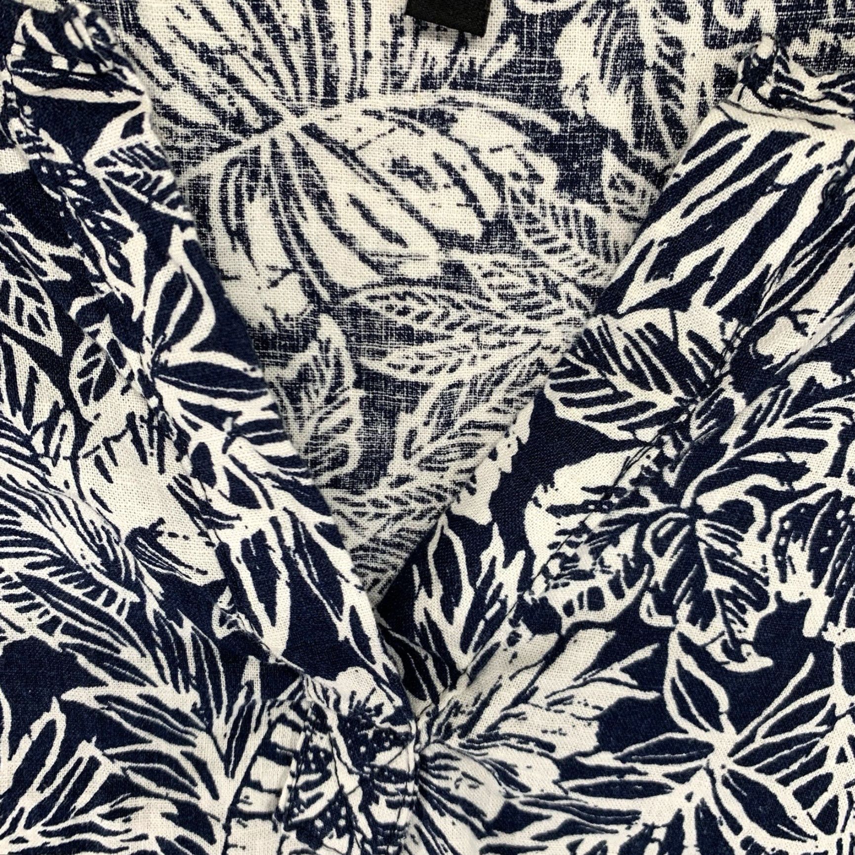 Jones New York VINTAGE Jones New York Women’s Linen Blend Top V-Neck Casual Relaxed Fit Short Sleeve Floral Beach Tropical 1X Size XL / US 12-14 / IT 48-50 - 6 Thumbnail