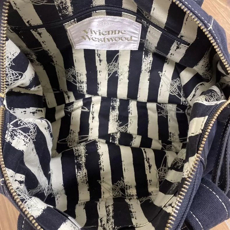 Vivienne Westwood Vivienne Westwood size os Used large water-washed cloth Sat Size ONE SIZE - 6 Thumbnail