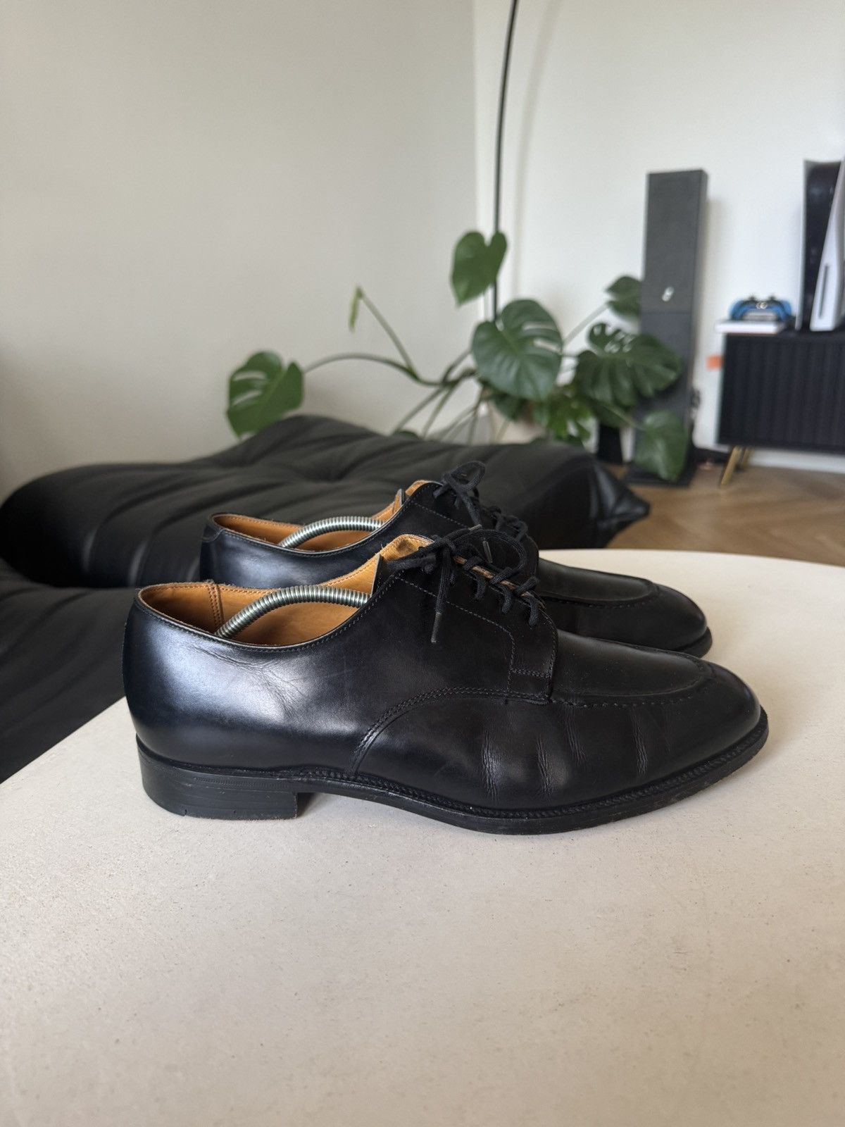 Leather Tricker's Leather Black Casual Derby Shoes High Quality Size US 8 / EU 41 - 1 Thumbnail