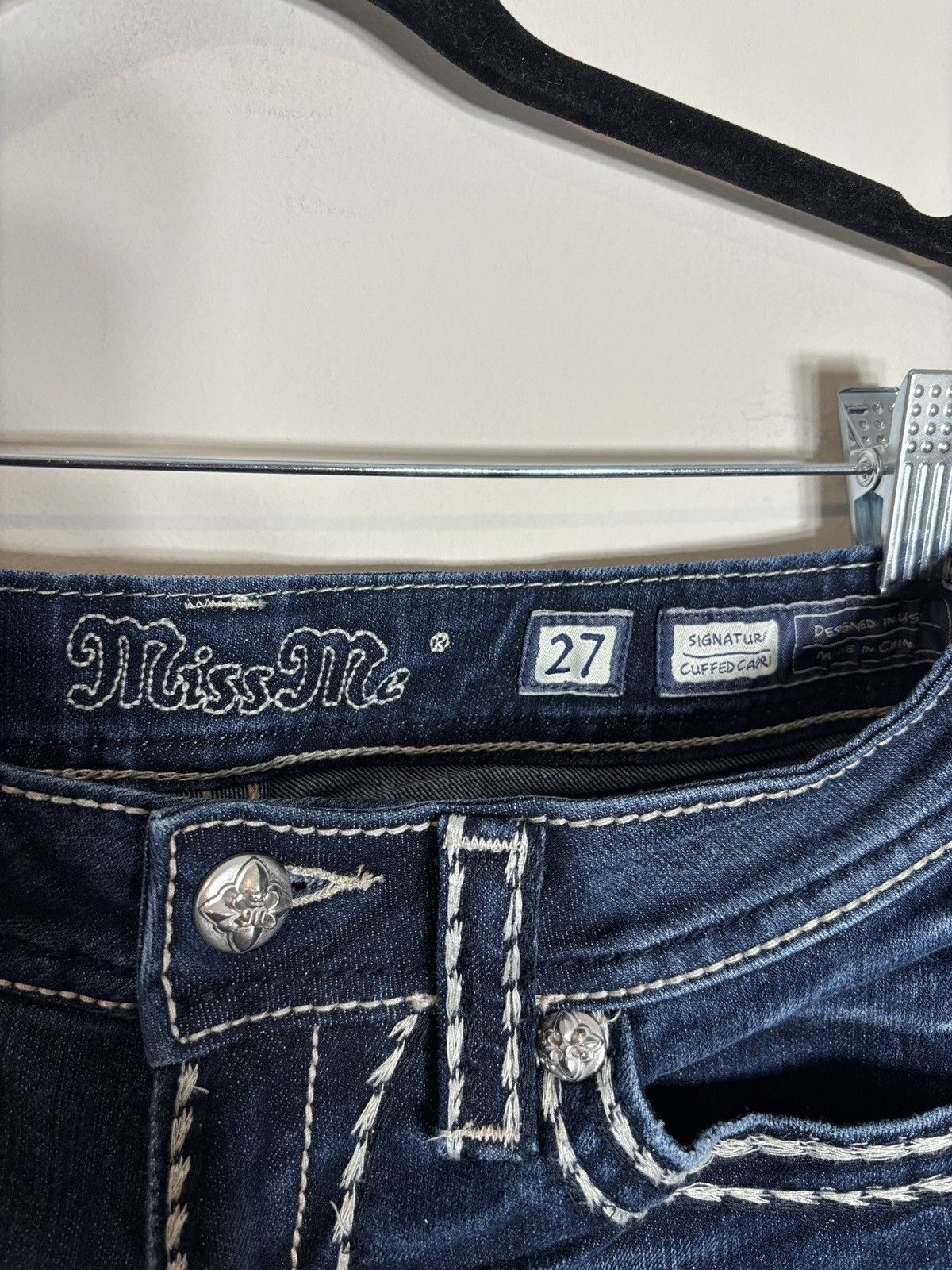Miss Me Miss Me Signature Cuffed Capri Jeans Size 27 Embellished Size 28" / US 6 / IT 42 - 4 Thumbnail