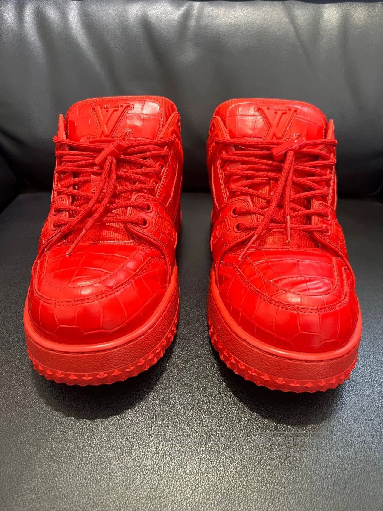 Louis Vuitton Louis Vuitton Trainer Red Sneakers Size 41.5. Size US 8 / EU 41 - 8 Thumbnail