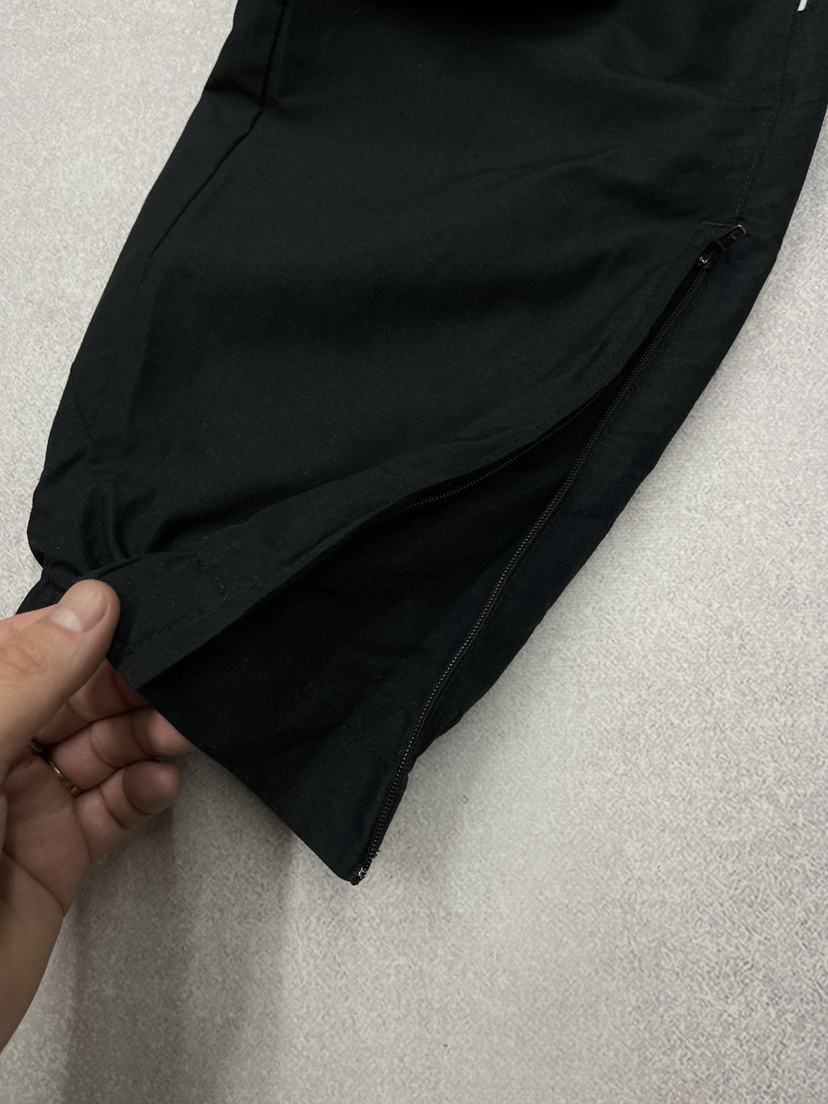 Nike Vintage Nike Nylon Sweatpants Black Drill Y2K TECH ACG Size US 30 / EU 46 - 6 Thumbnail