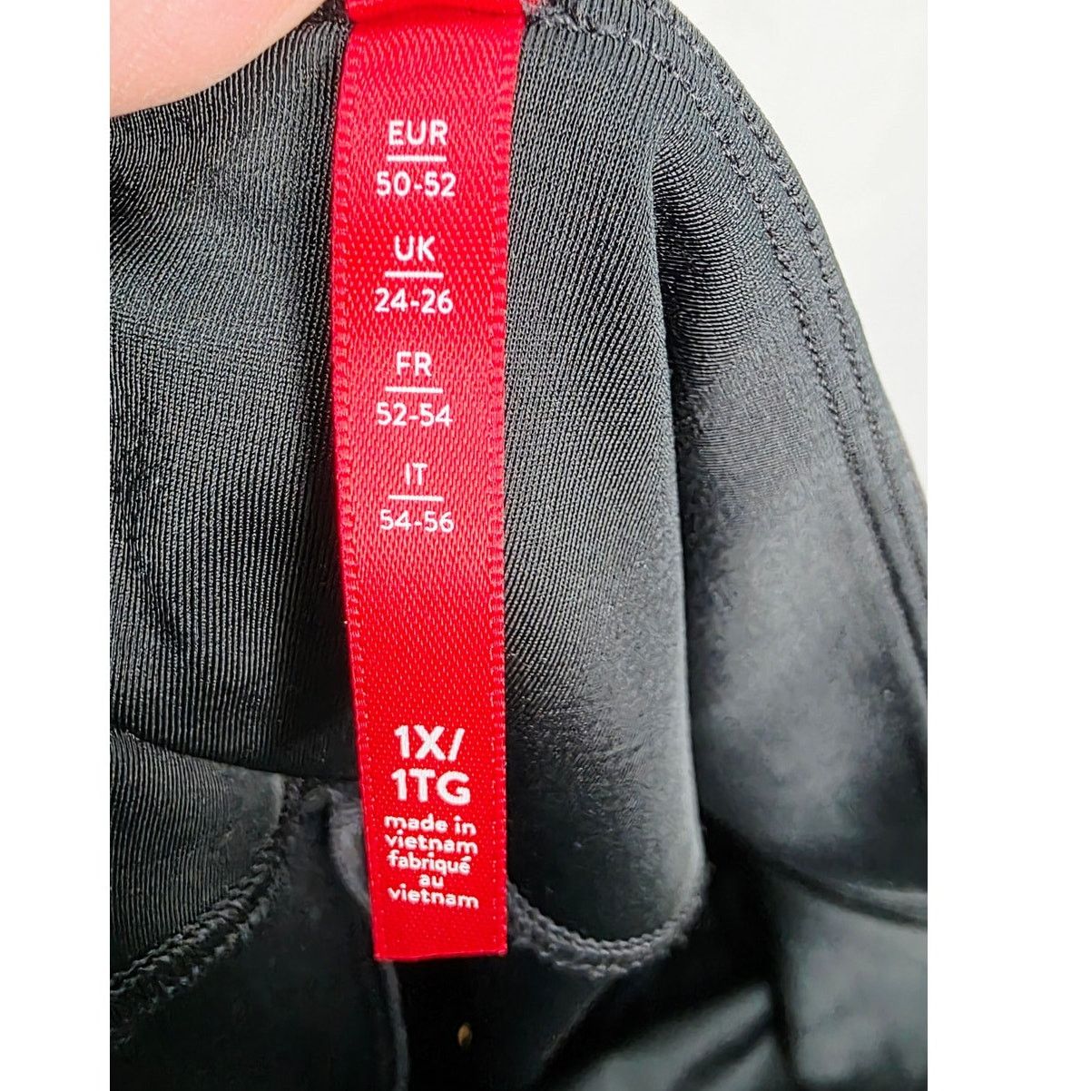 Spanx SPANX Black Faux Leather Ankle Leggings High Rise Size 32" / US 10 / IT 46 - 5 Thumbnail